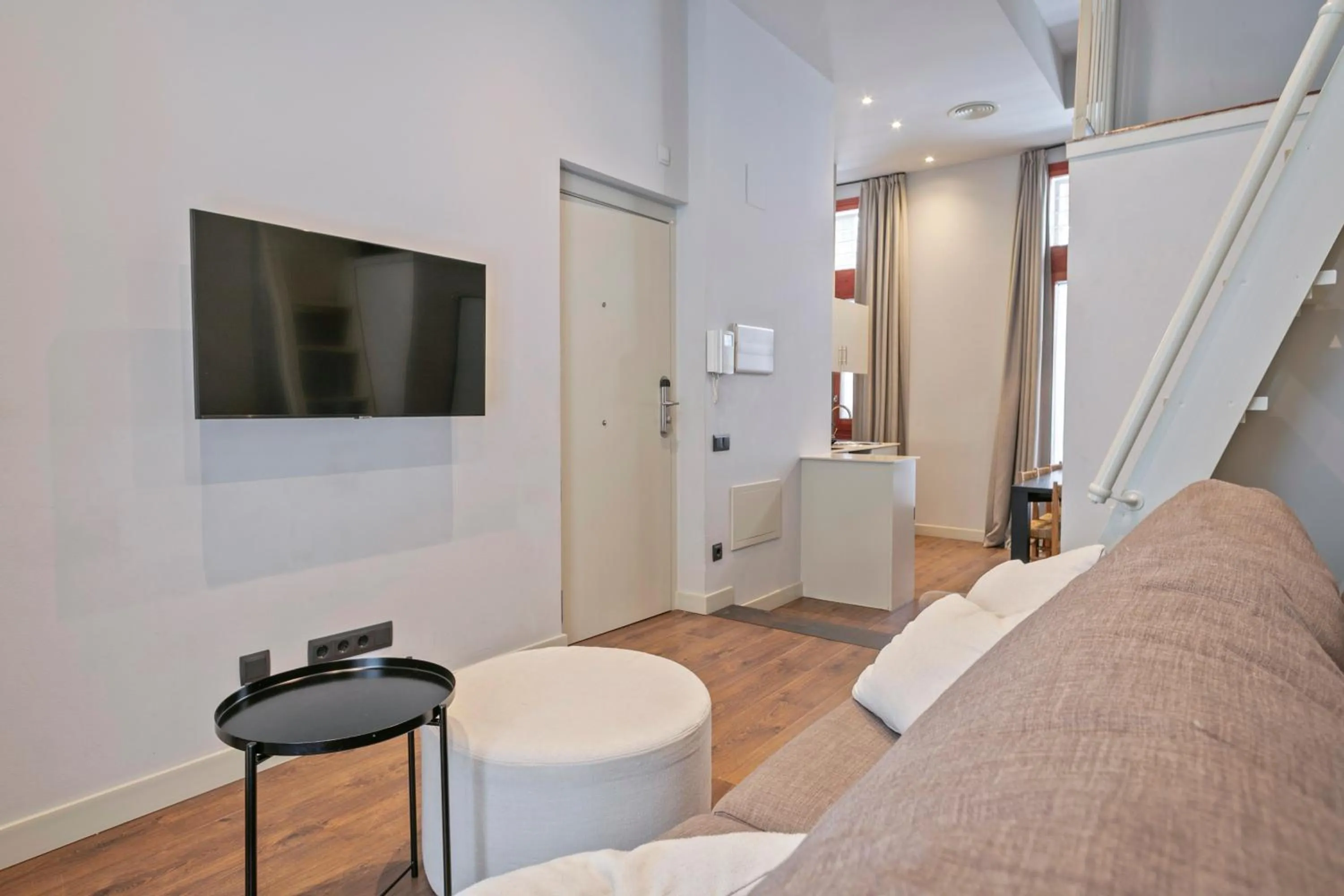 TV and multimedia in Uma Suites Barceloneta Beach