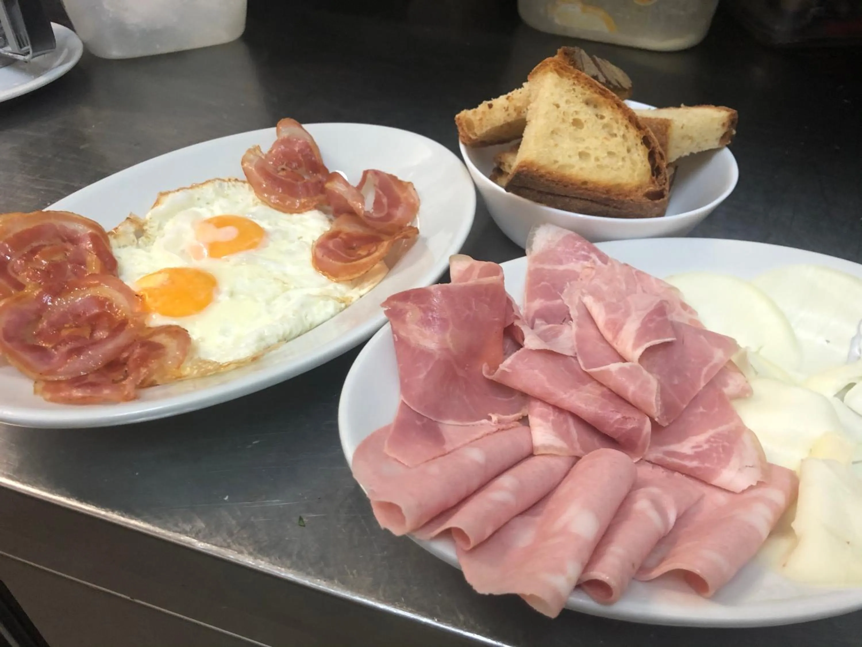 Food and drinks in Hotel Pietrapanna