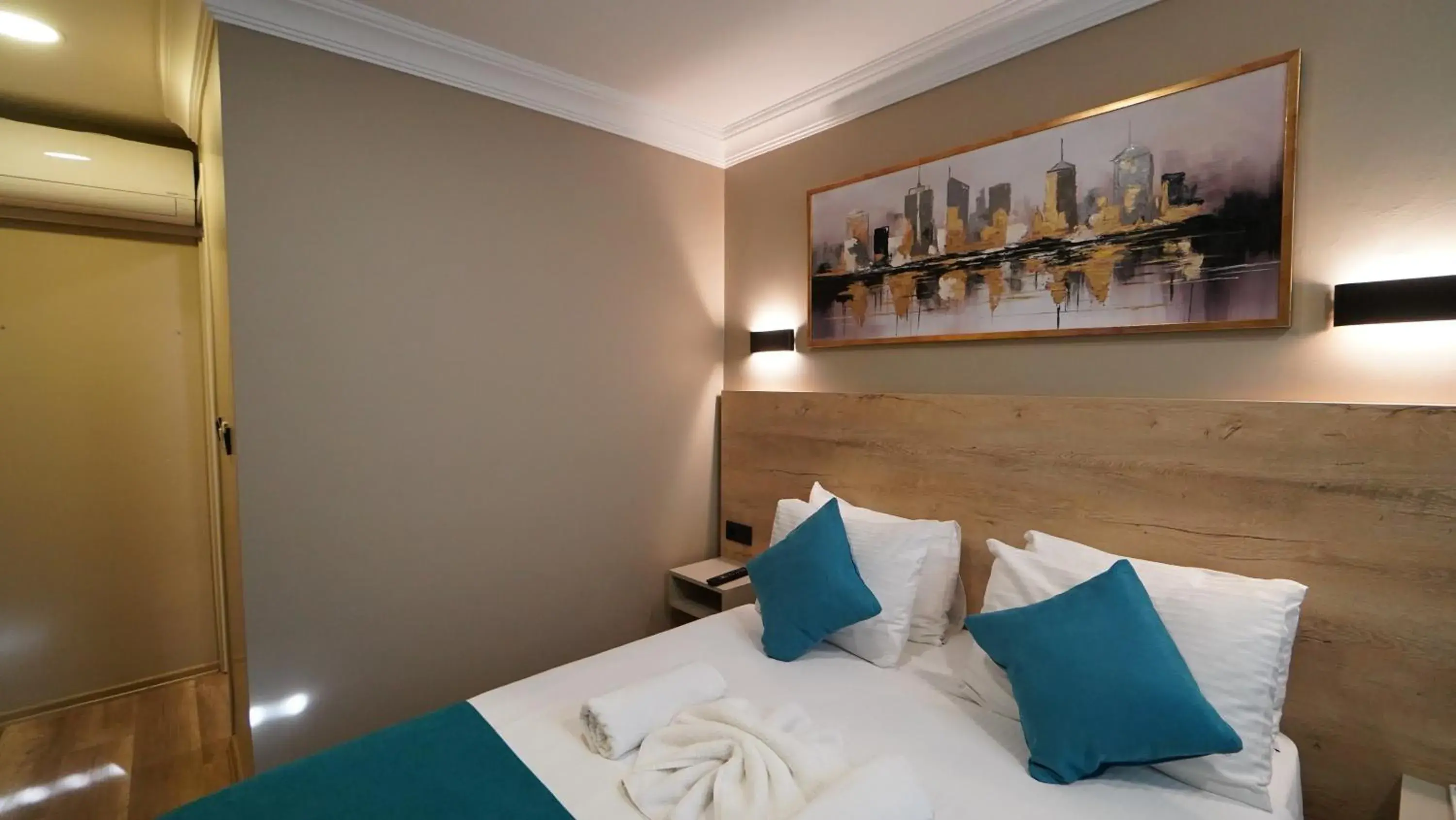 Double Room in The Marist Hotel Kadikoy Double Room in The Marist Hotel Kadikoy