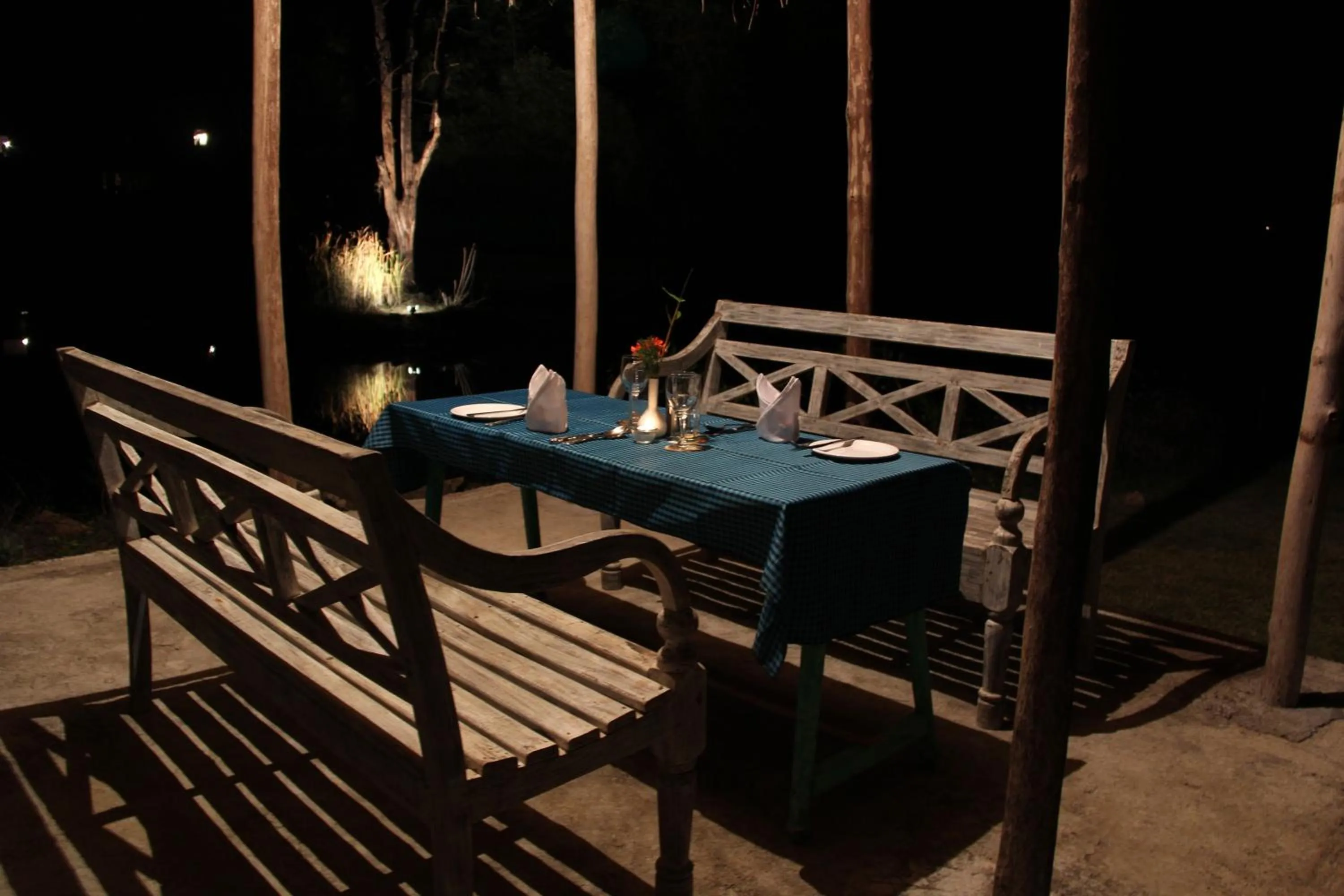 Restaurant/places to eat in Tathastu Pench