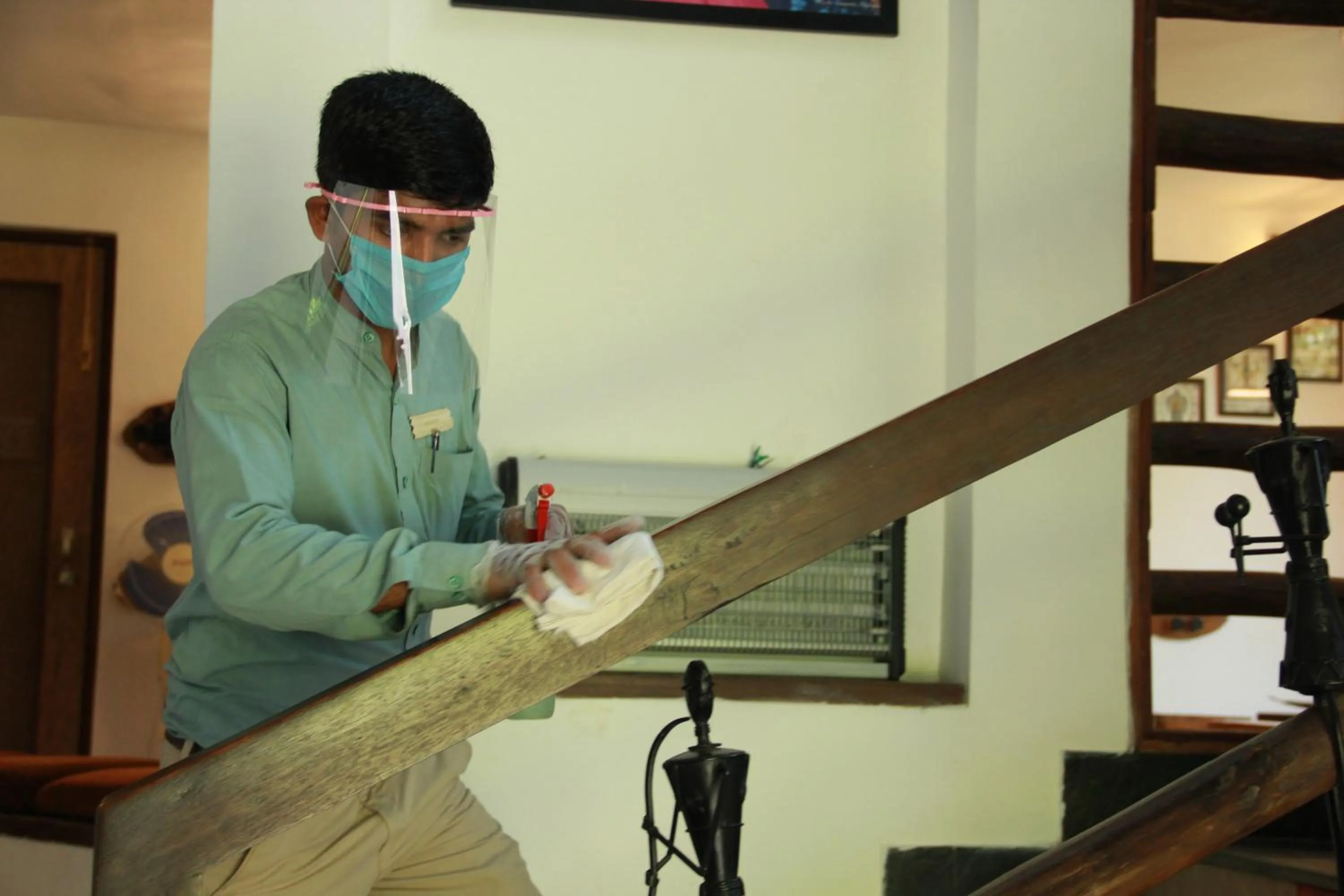 Staff in Tathastu Pench