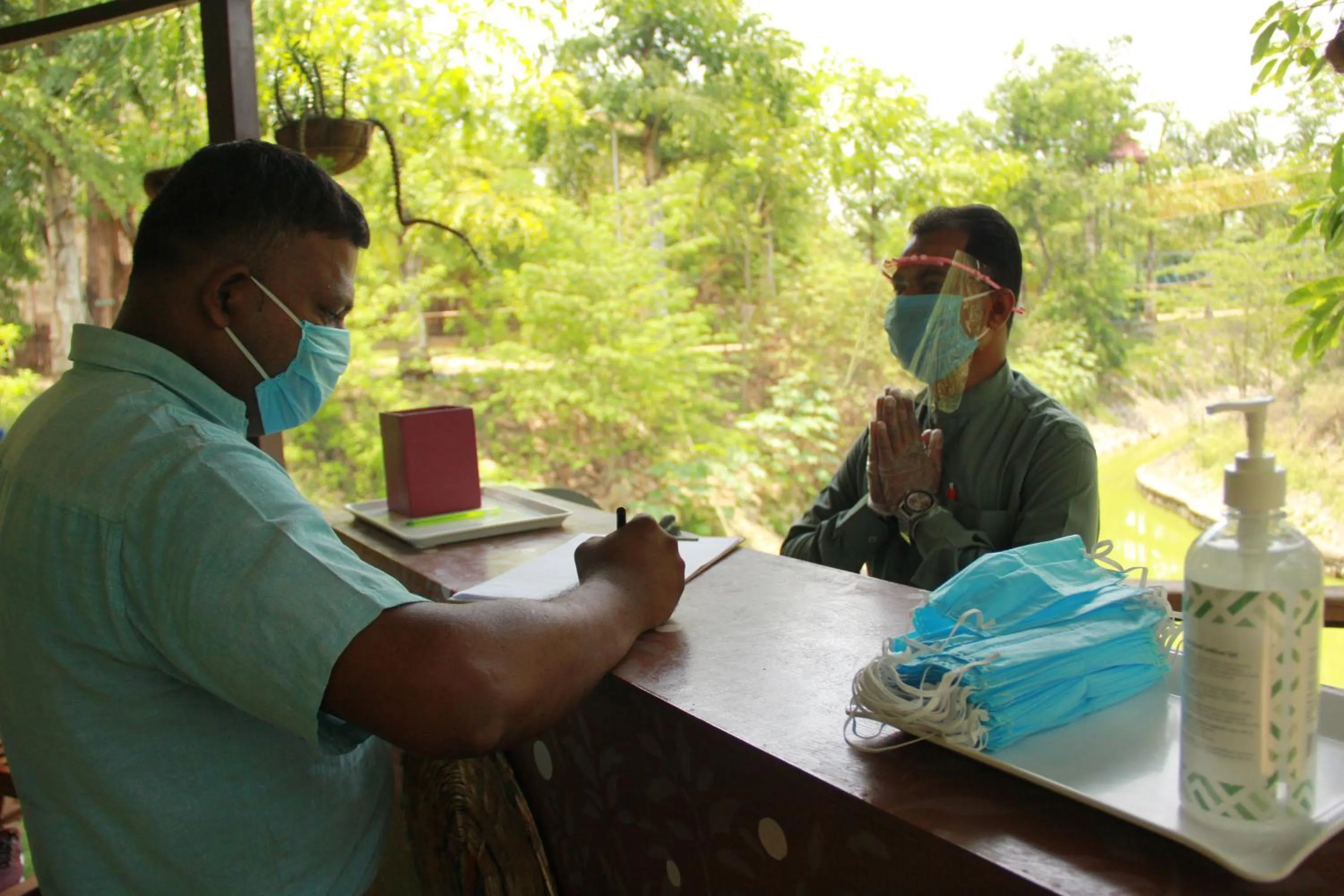 Staff in Tathastu Pench