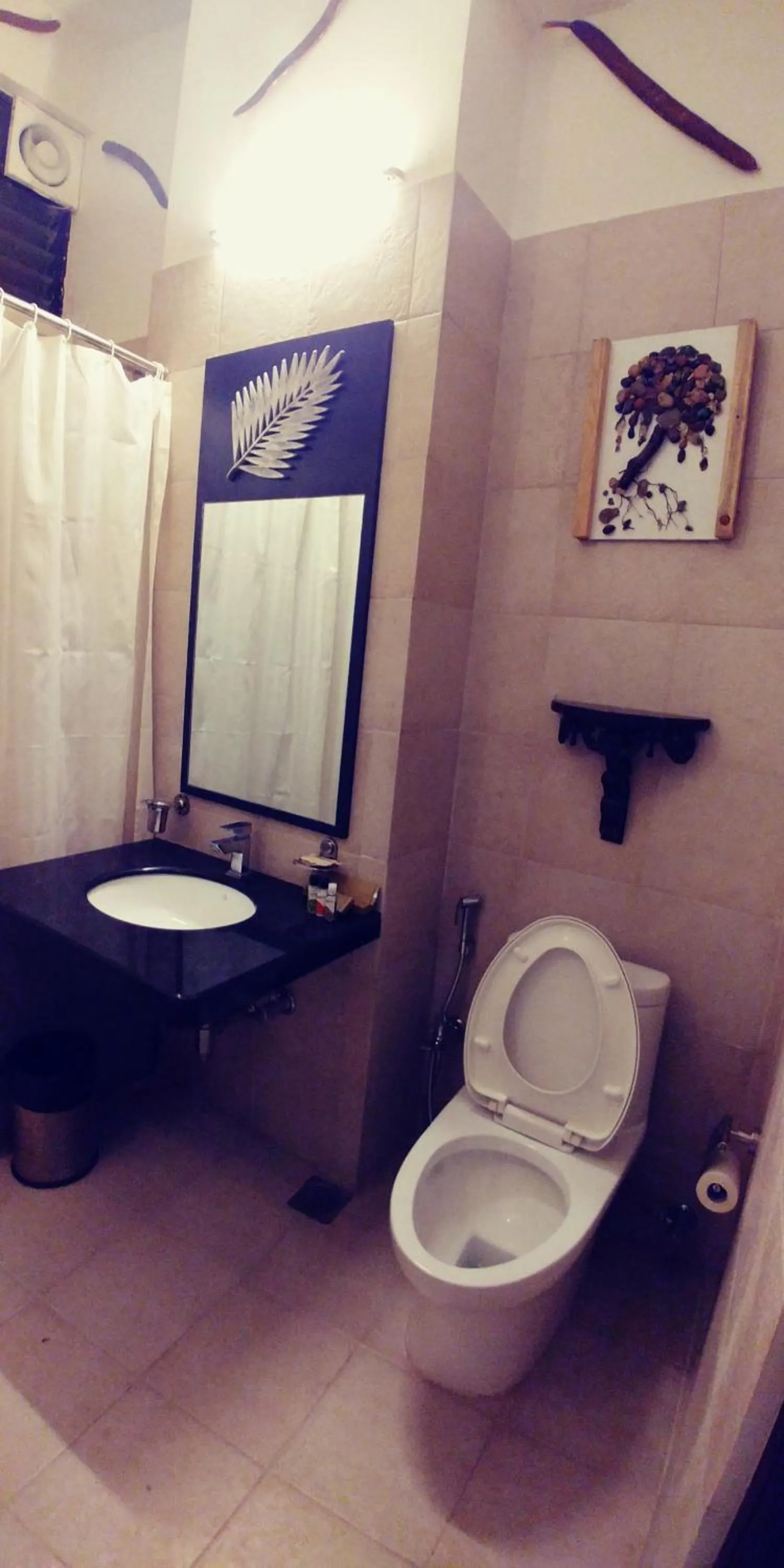 Bathroom in Tathastu Pench