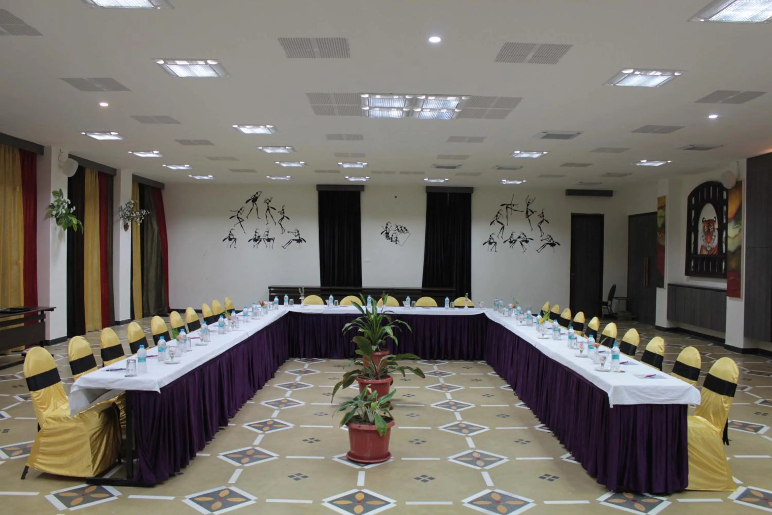 Meeting/conference room in Tathastu Pench