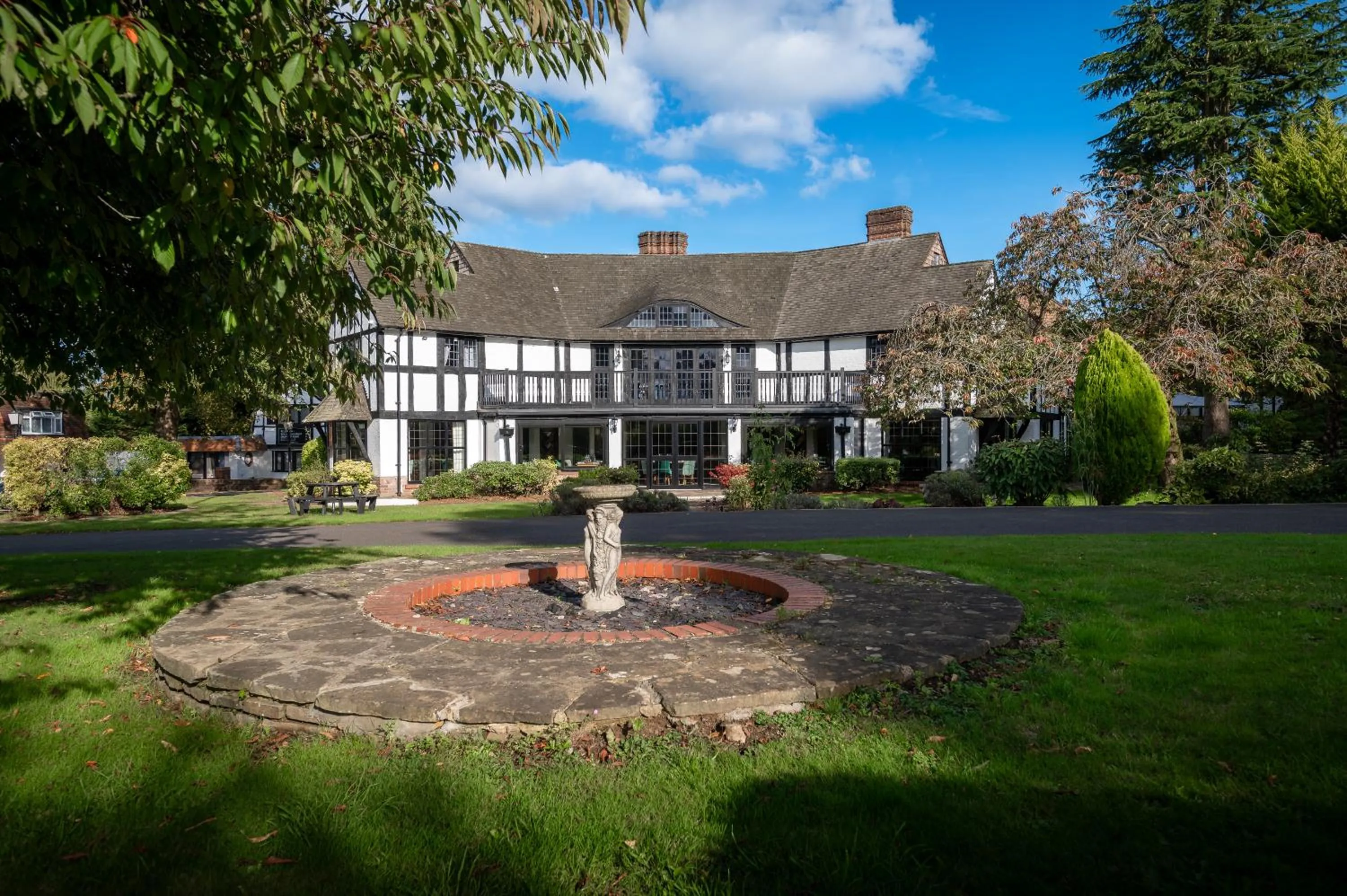 Property building in Thatchers, Leatherhead East Horsley