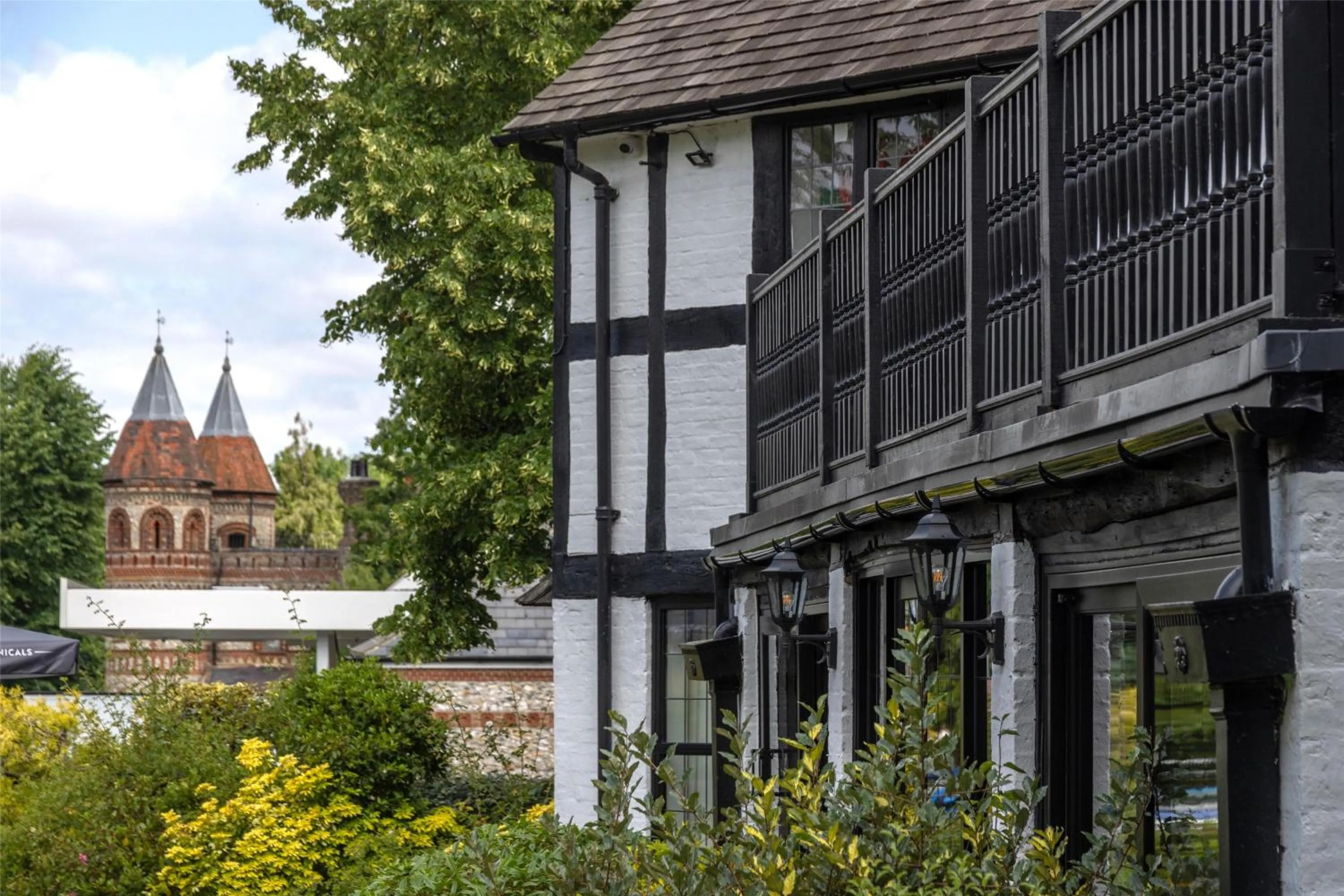 Property building in Thatchers, Leatherhead East Horsley