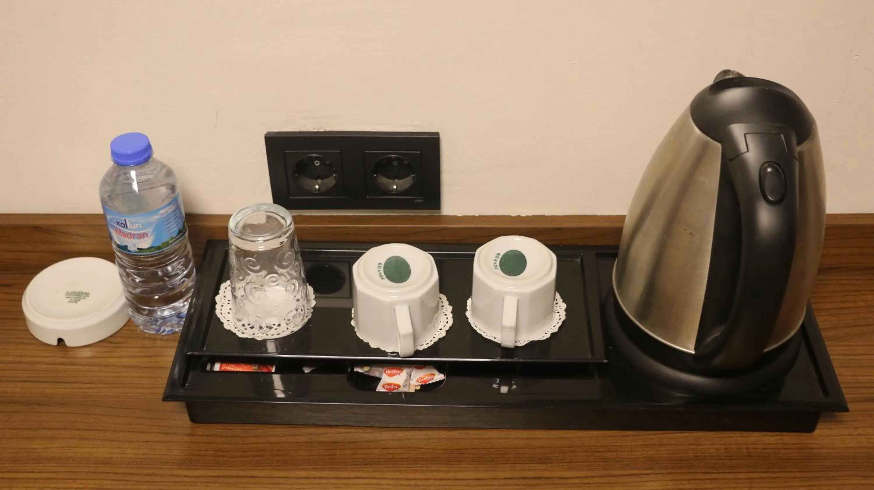 Coffee/tea facilities in My Rezidans Hotel
