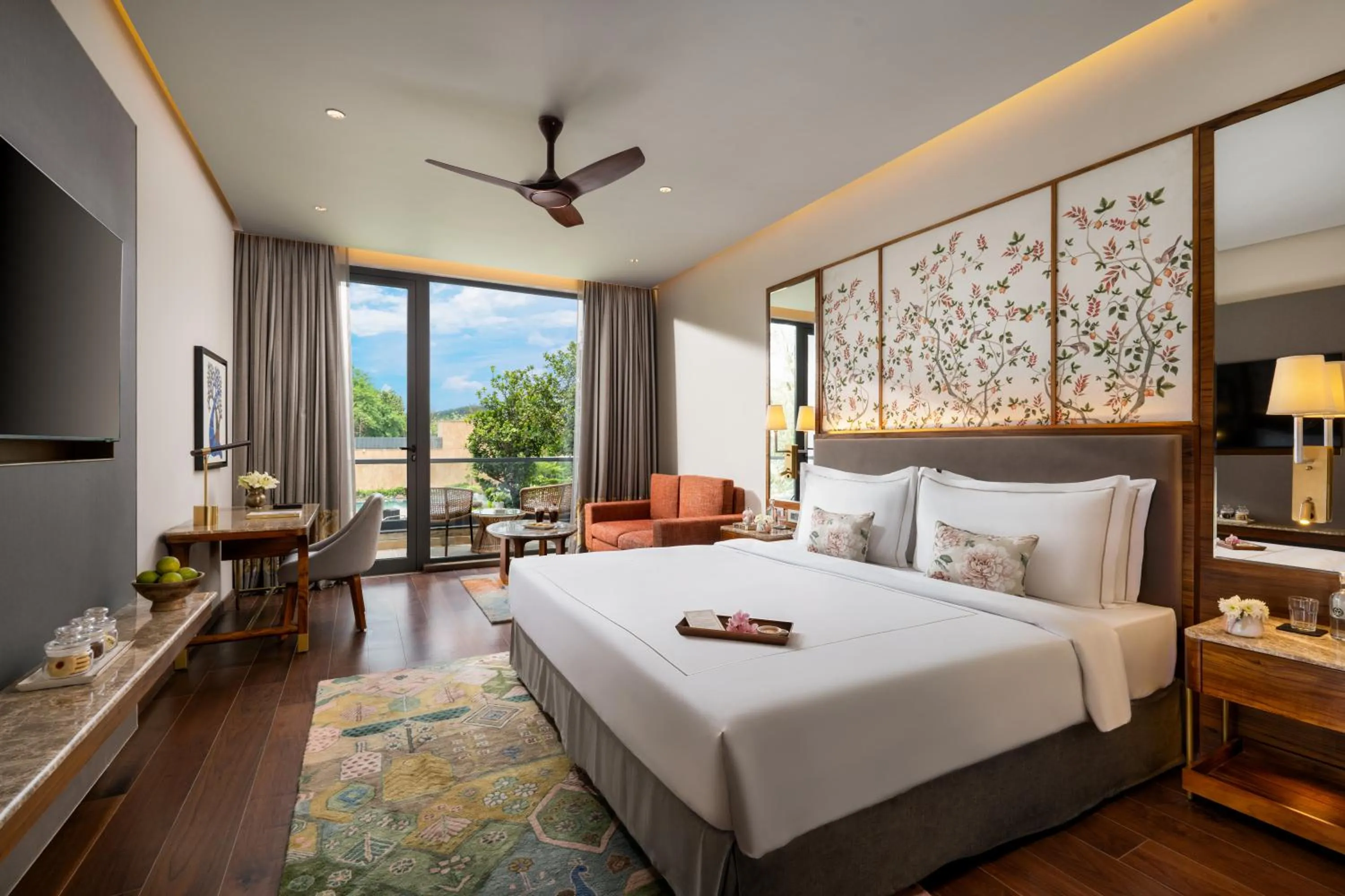 Bedroom, Bed in Taj Damdama Lake Resort & Spa, Gurugram