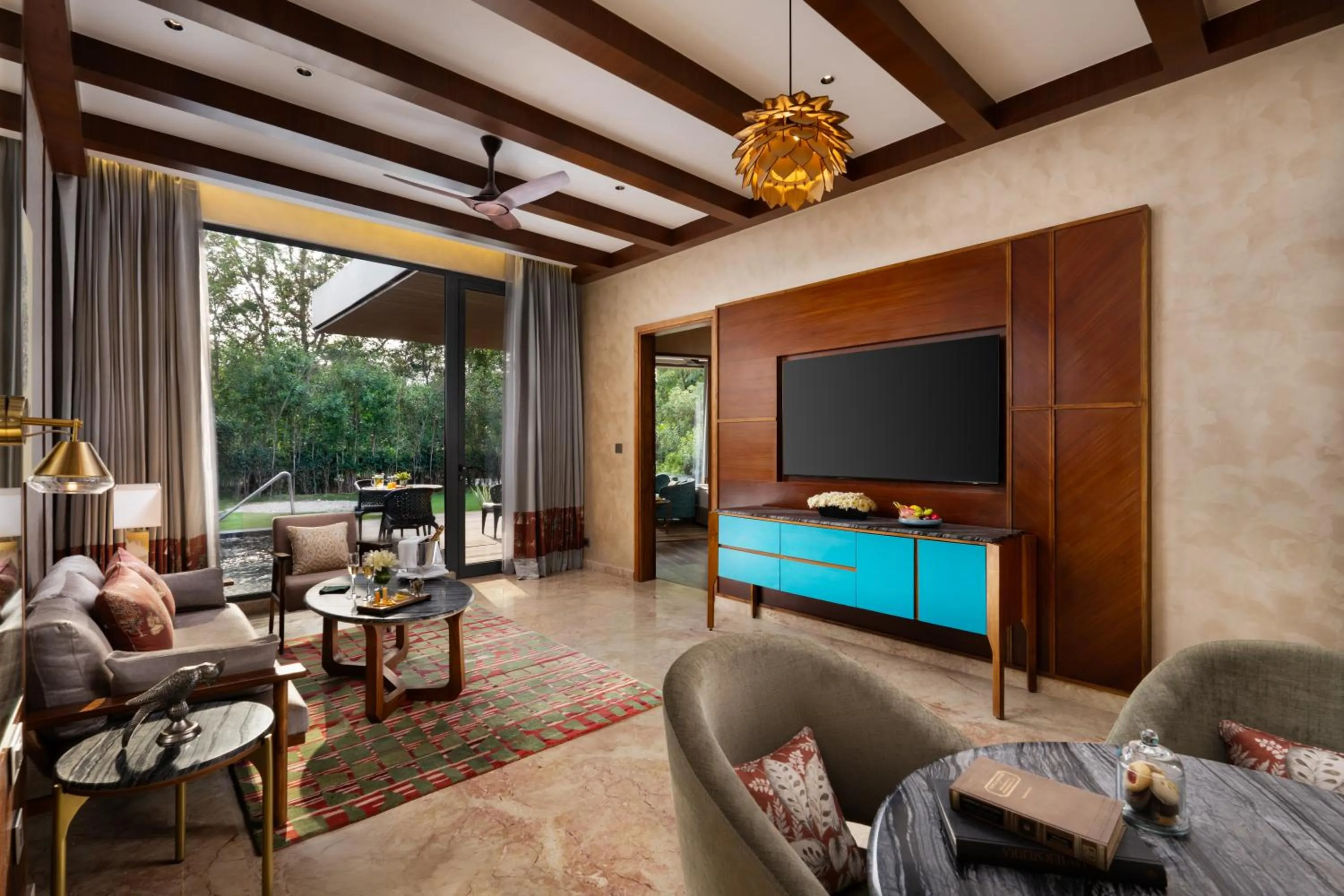 Living room in Taj Damdama Lake Resort & Spa, Gurugram