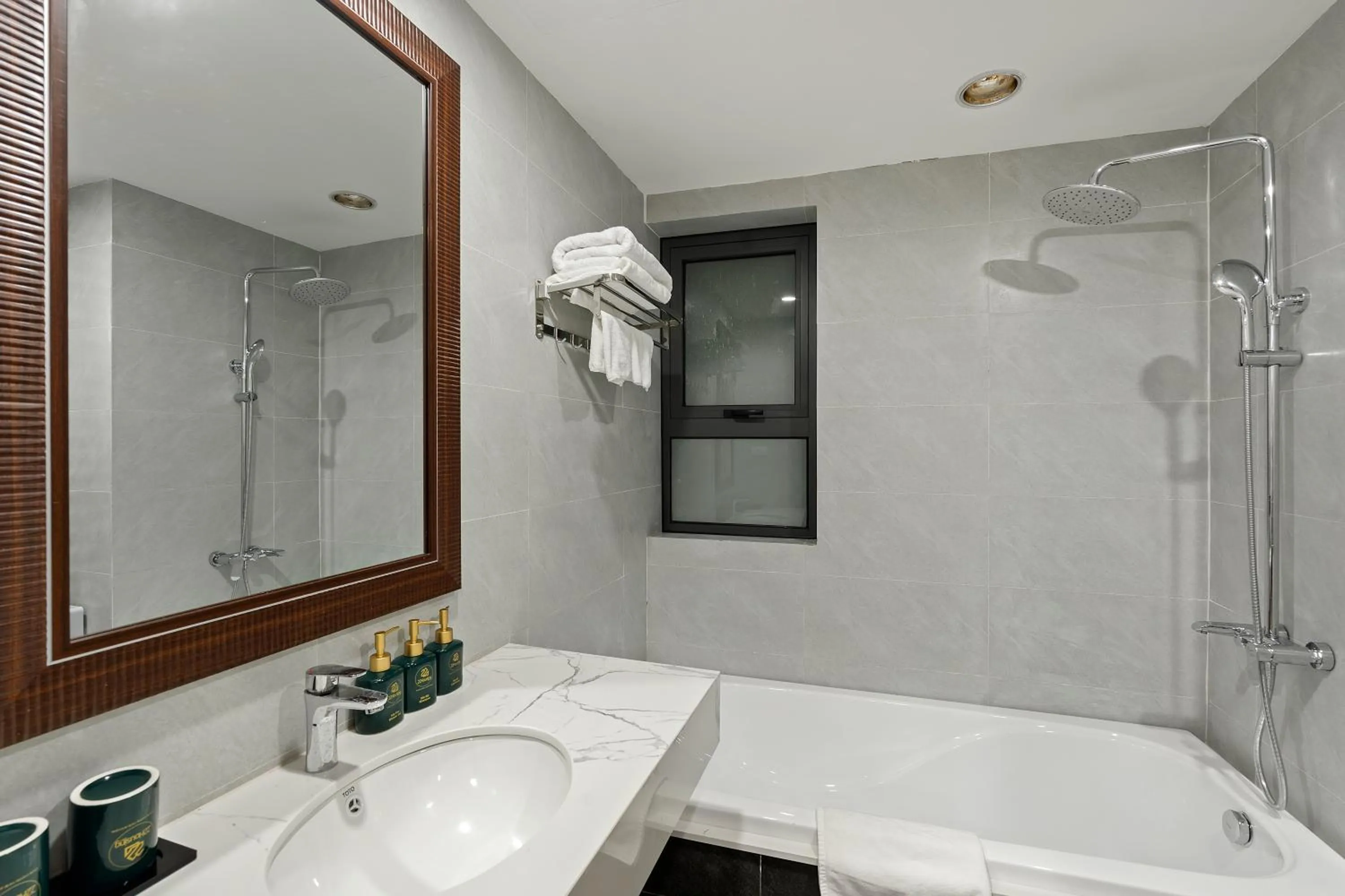 Shower in 22housing Residence Suites