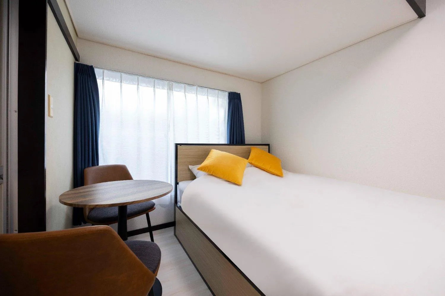 Bedroom, Bed in Green Hill