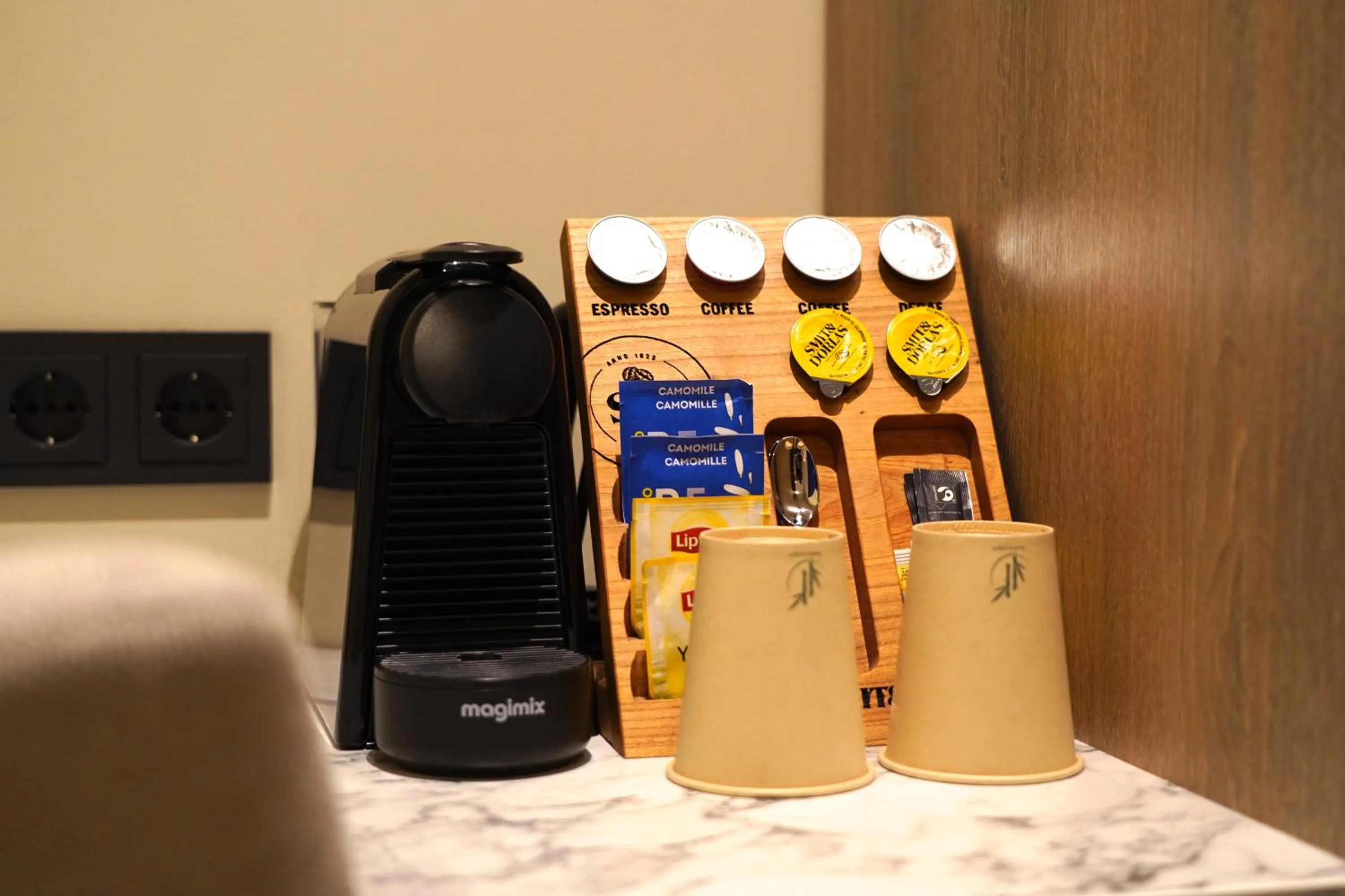 Coffee/tea facilities in Hotel Alkmaar - Bar & Restaurant