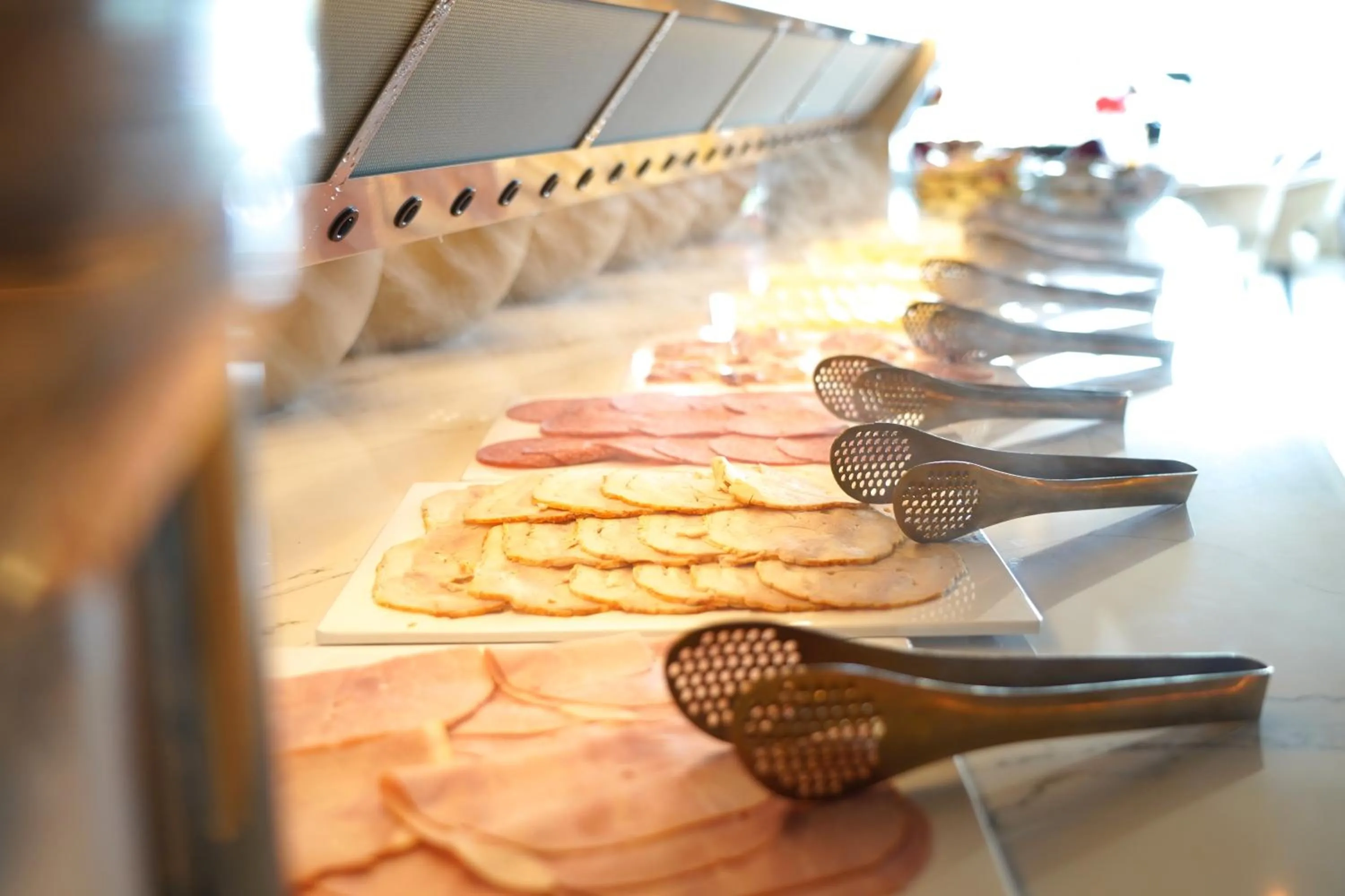 Breakfast in Hotel Alkmaar - Bar & Restaurant