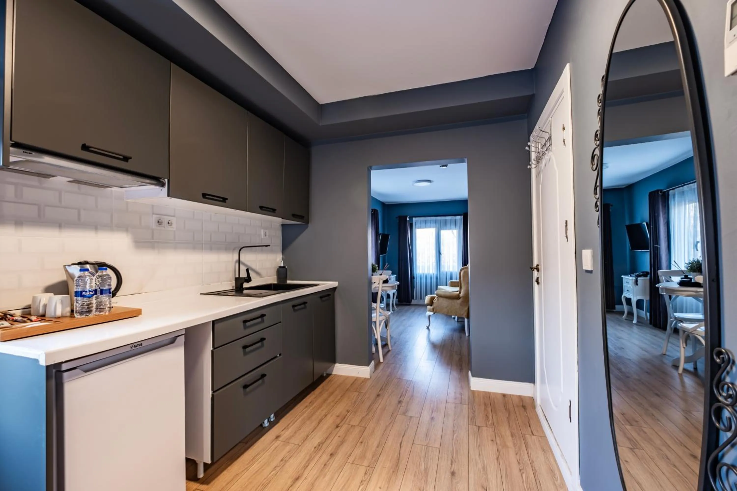 Kitchen or kitchenette in Selvese Suites, Serviced Living in Galata