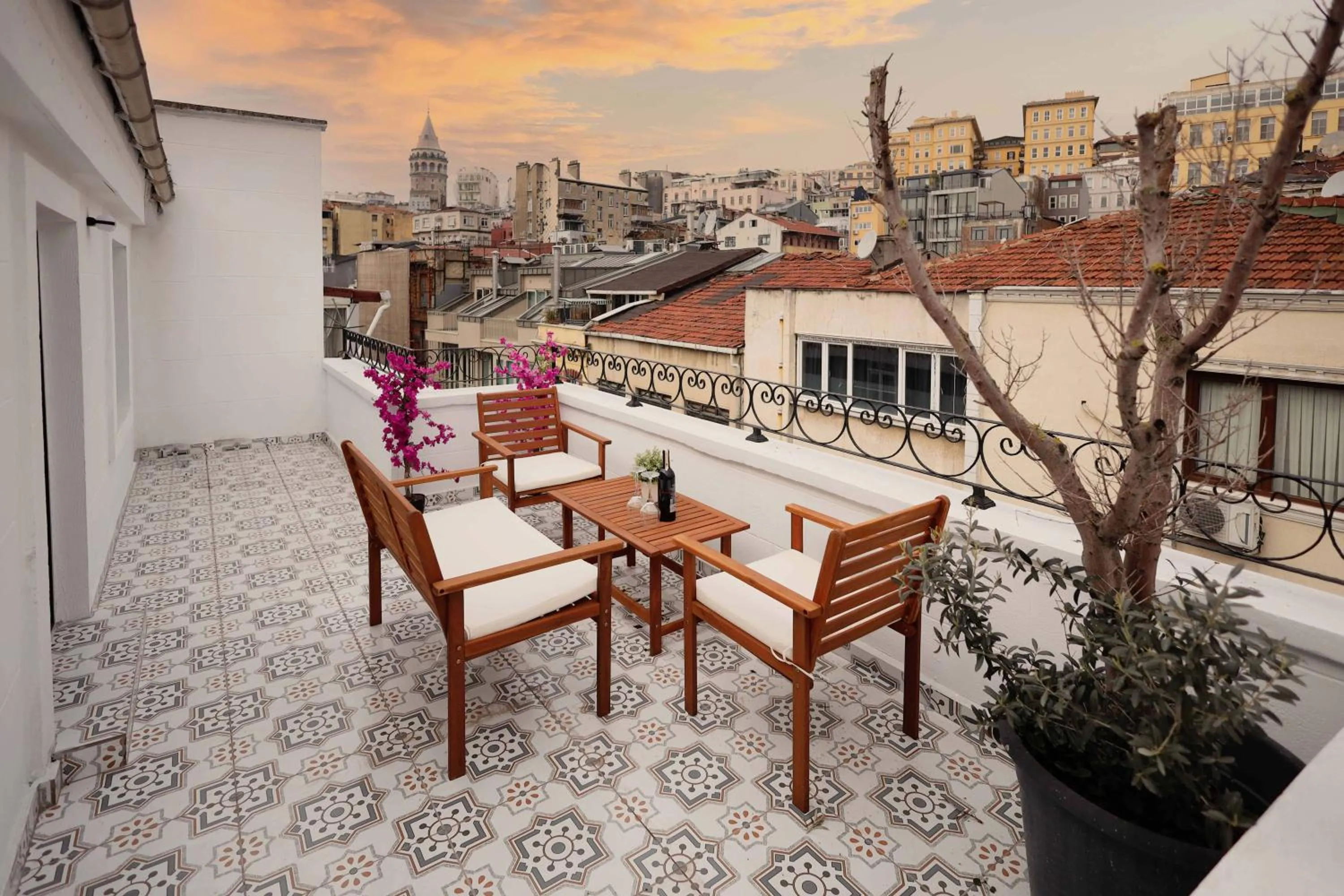 Balcony/Terrace in Selvese Suites, Serviced Living in Galata