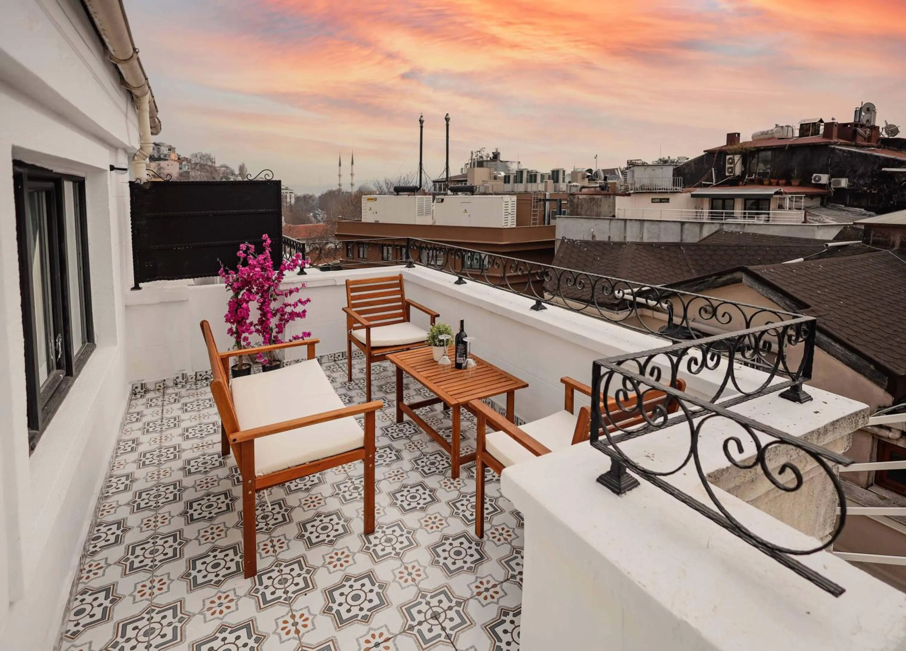Balcony/Terrace in Selvese Suites, Serviced Living in Galata