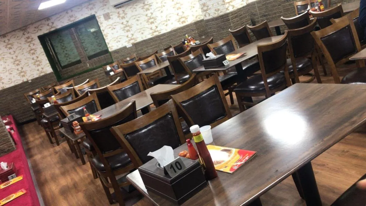 Restaurant/places to eat in Cube Hotel Dubai