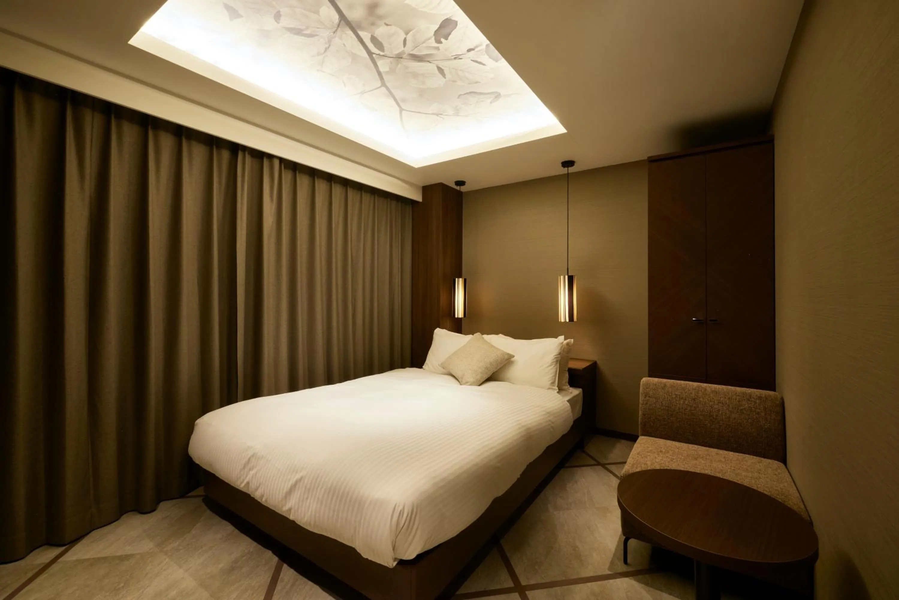 Photo of the whole room, Bed in ALFIT HOTEL & BAR AKASAKA