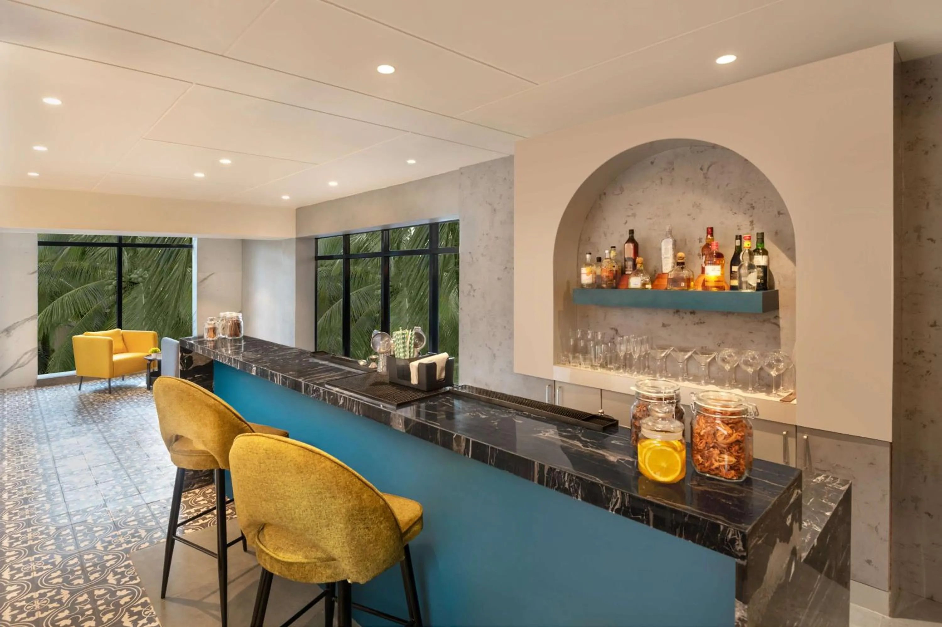 Lounge or bar in Hyatt Place Goa Candolim