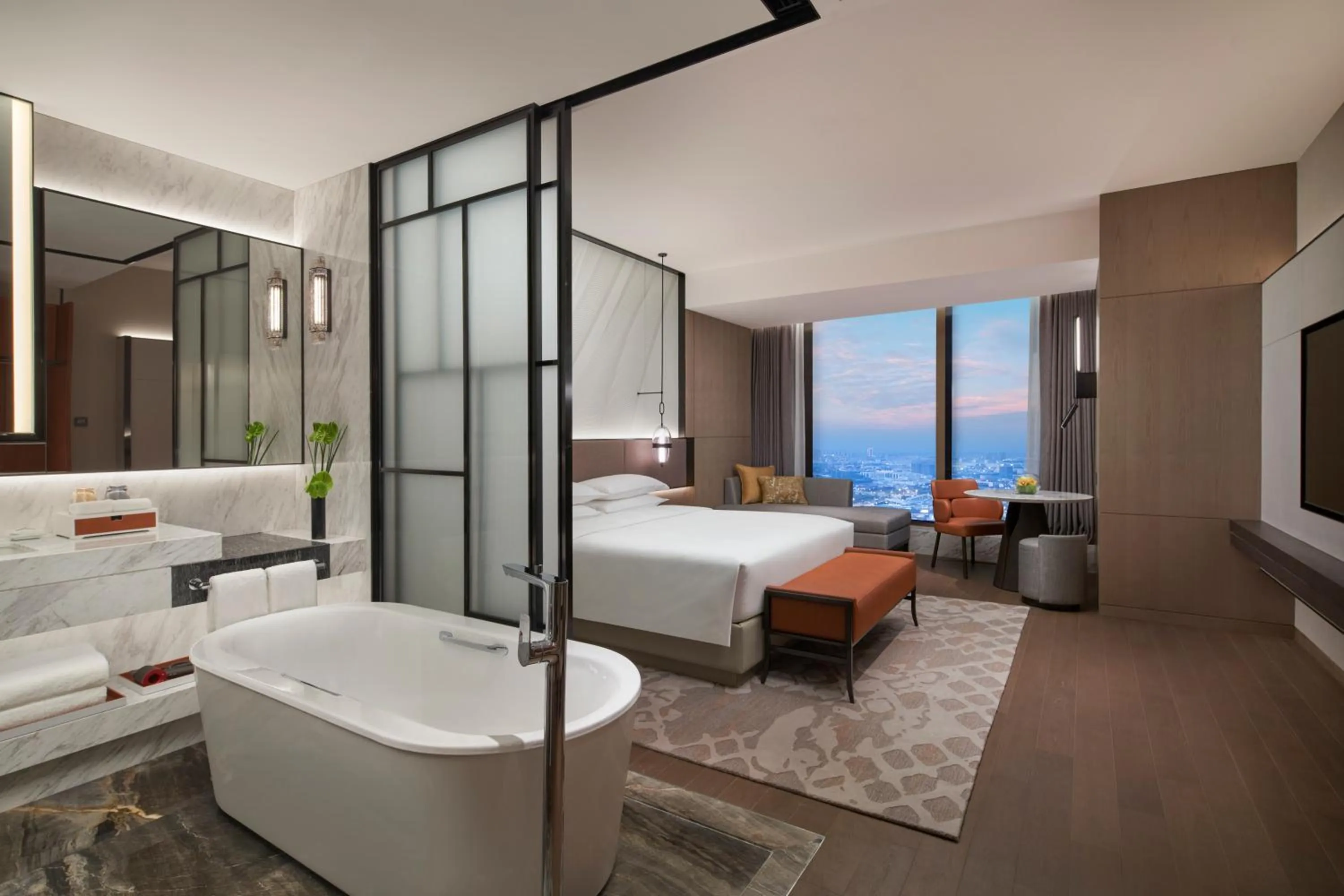 Bed in Hyatt Regency Changshu Kuncheng Lake