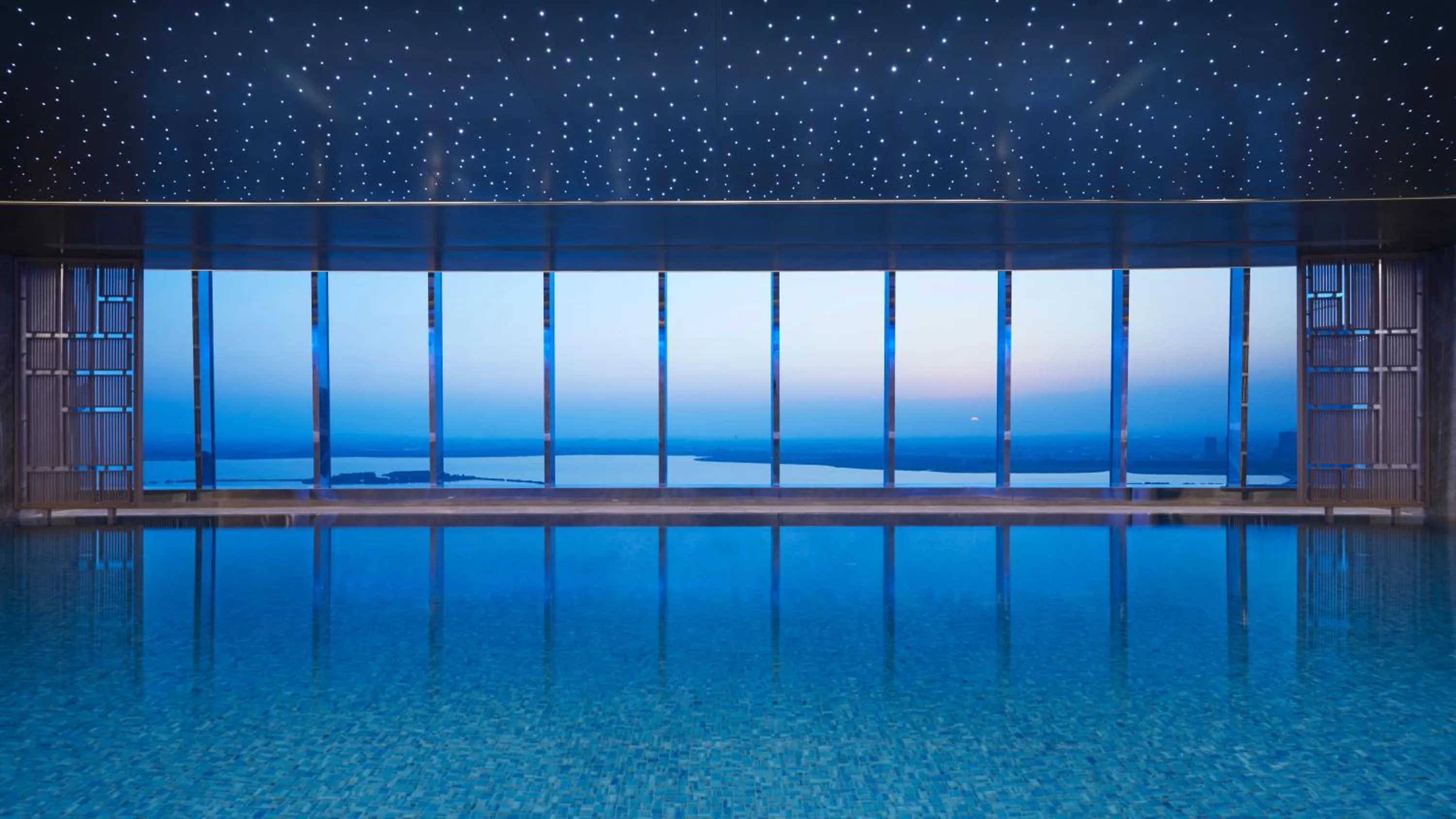 Swimming pool in Hyatt Regency Changshu Kuncheng Lake