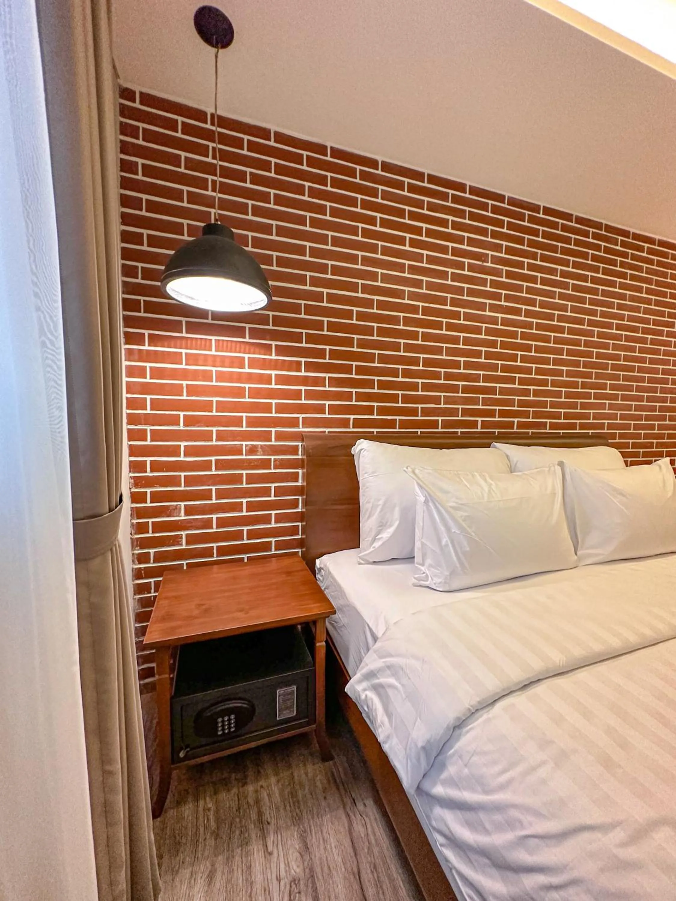 Bed in Lugano Arte Homestay