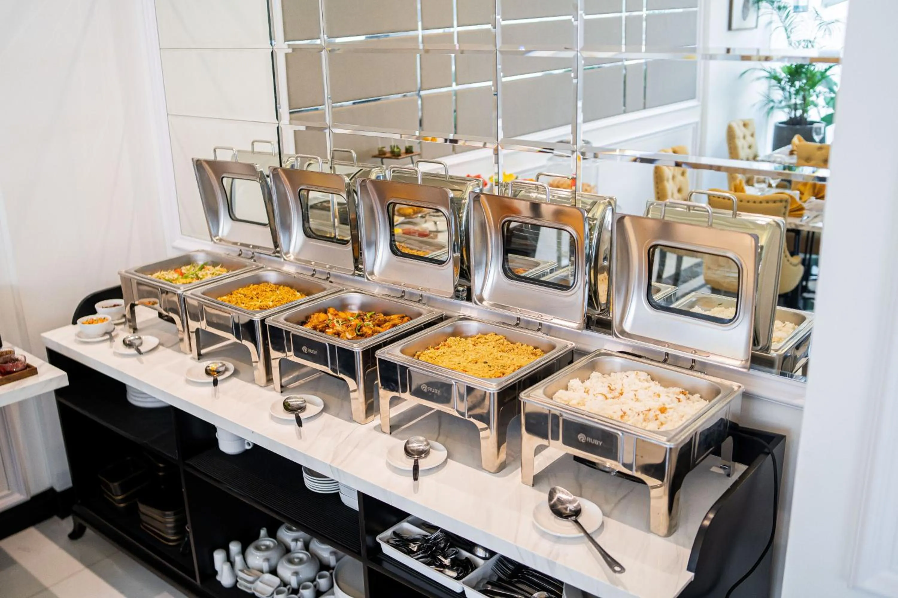 Restaurant/places to eat in The Difan Hotel