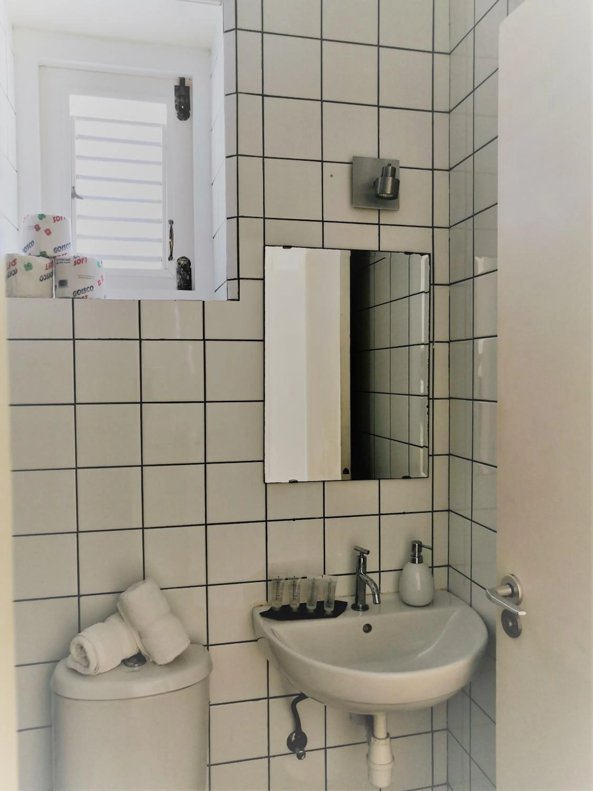 Shower in Landhuis Klein Santa Martha Boutique Hotel Restaurant.