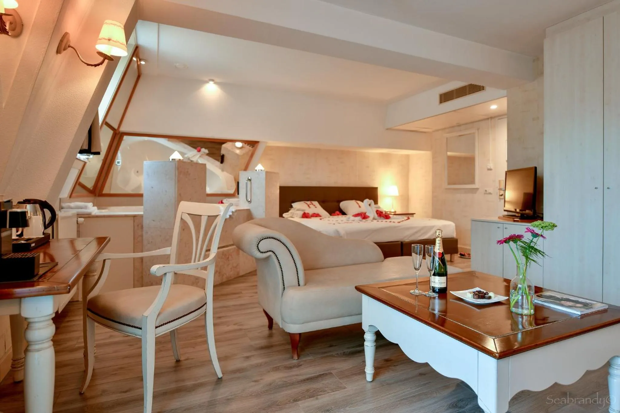 Photo of the whole room in Heerlickheijd van Ermelo