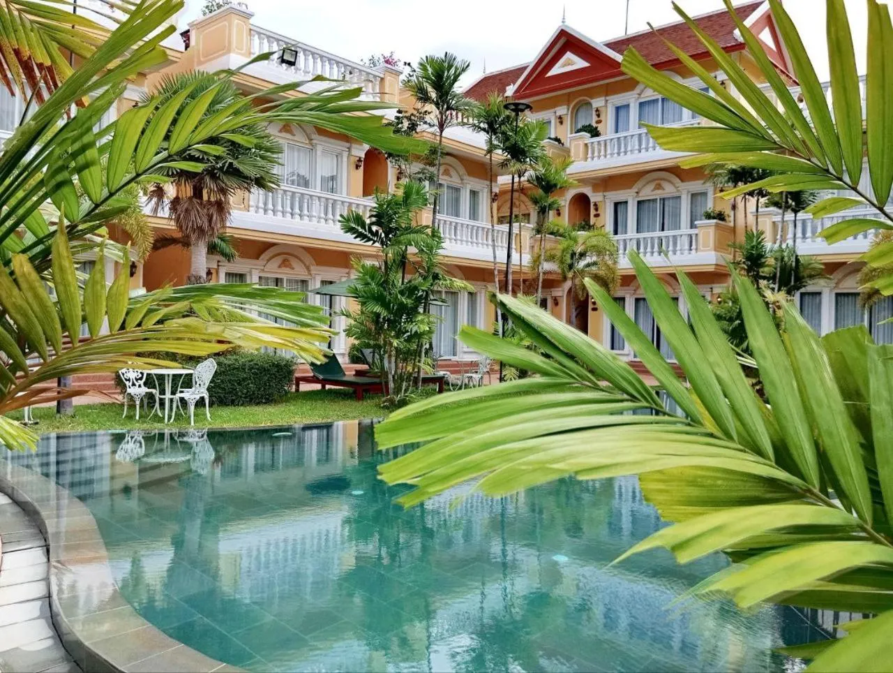 Swimming pool in Sokchea Kampot Hotel