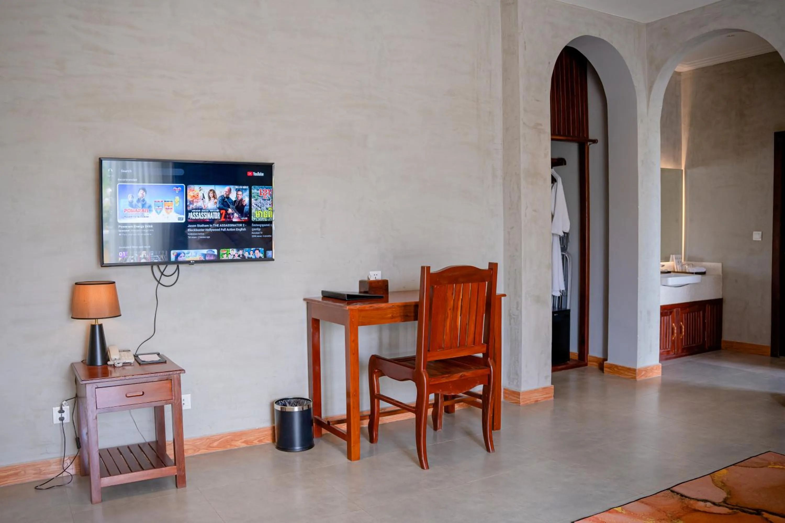 TV and multimedia in Sokchea Kampot Hotel