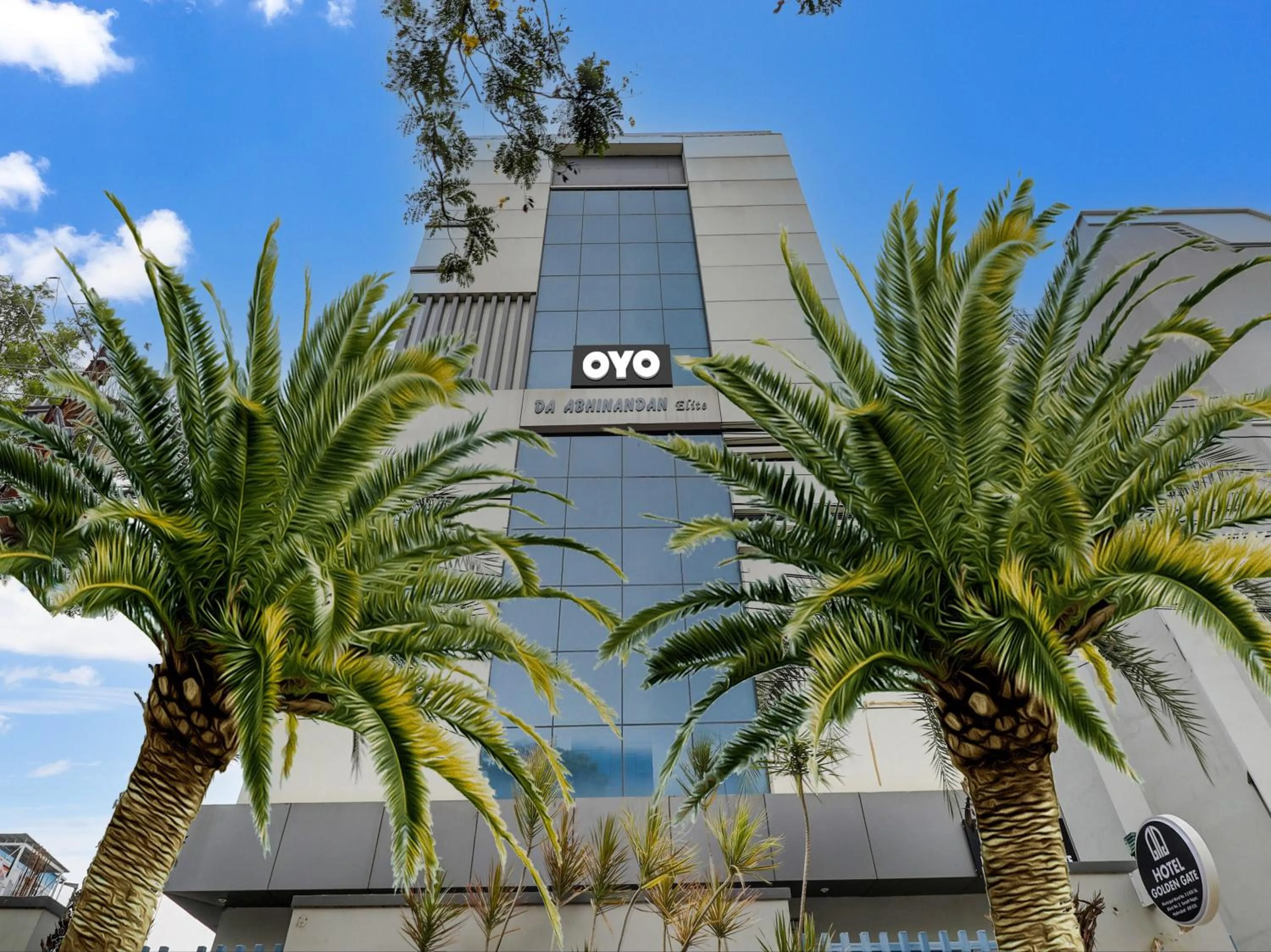 Facade/entrance in Collection O Golden Gate