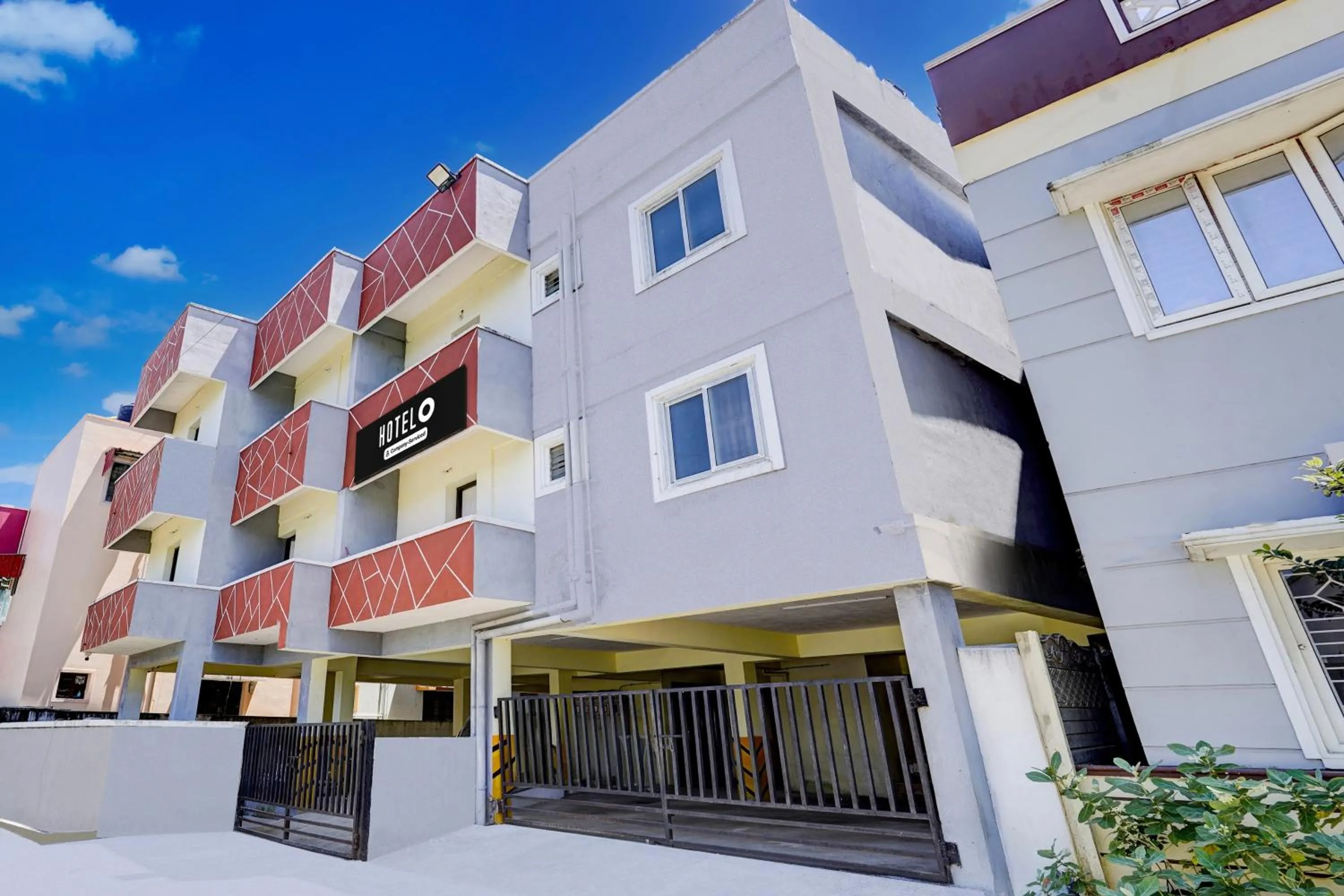 Facade/entrance in Super Collection O Sathyabama University Sithalapakkam Formerly Srinivasa Residency