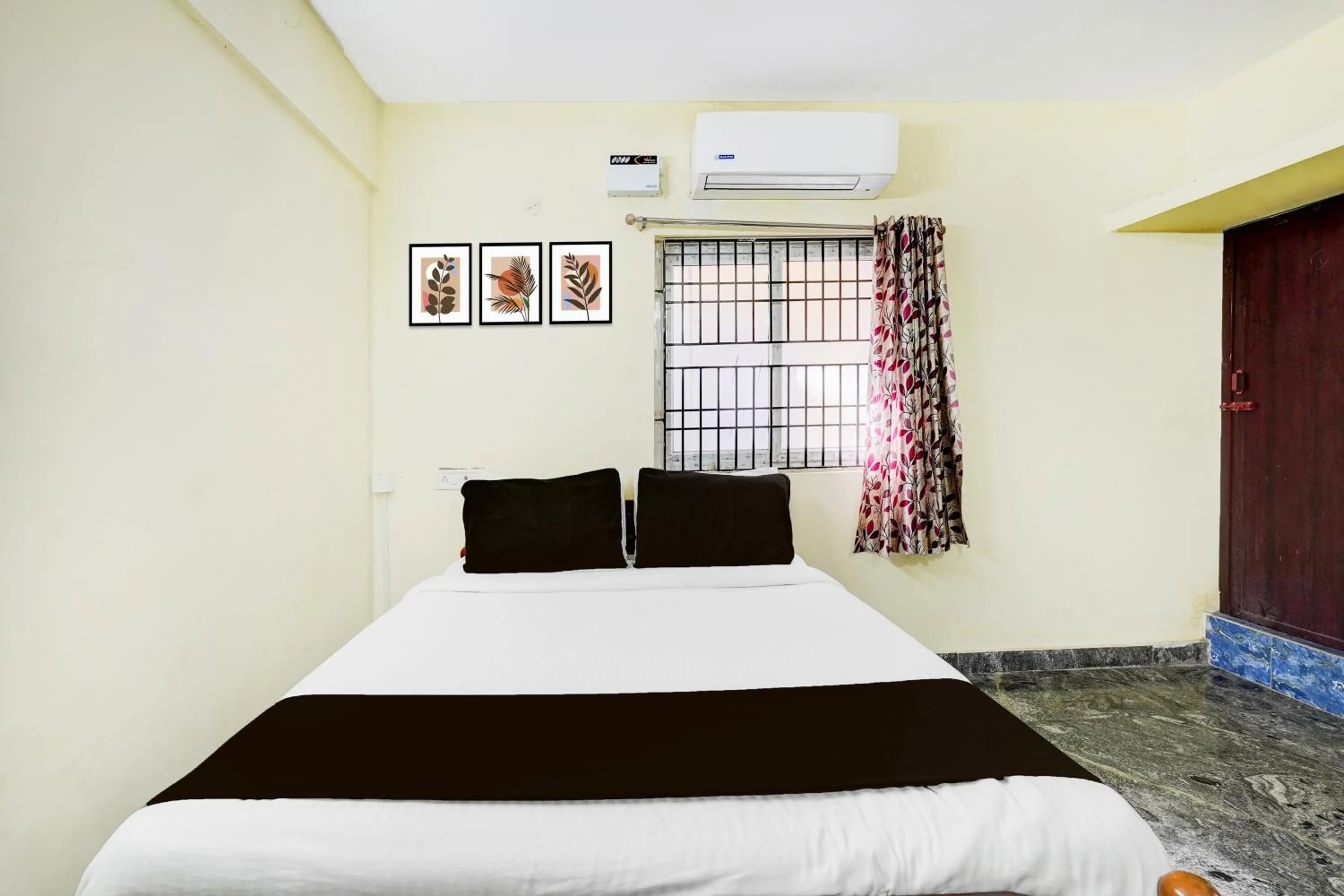 Bedroom, Bed in Super Collection O Sathyabama University Sithalapakkam Formerly Srinivasa Residency