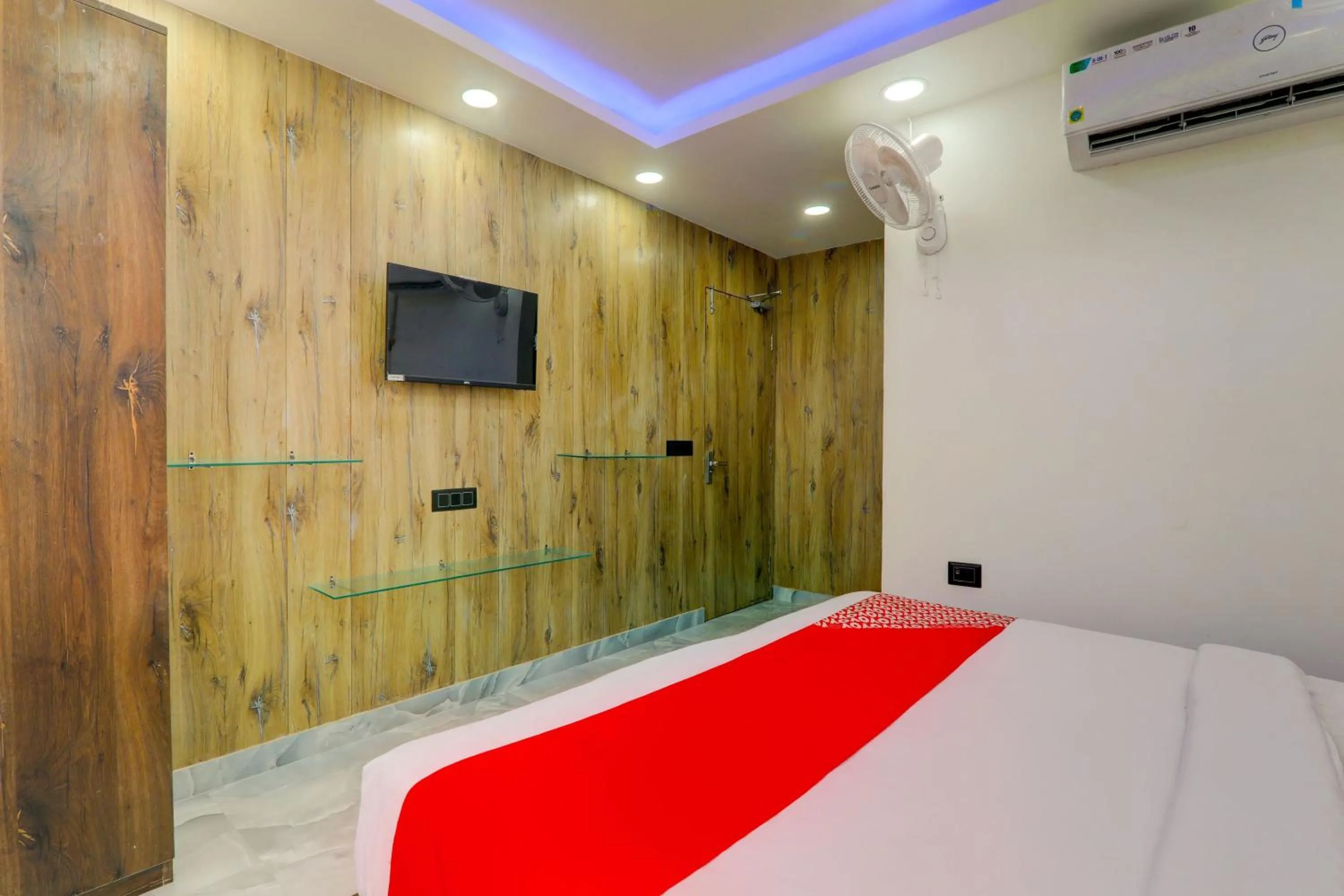 Bedroom, Bed in Super Hotel O Love Inn