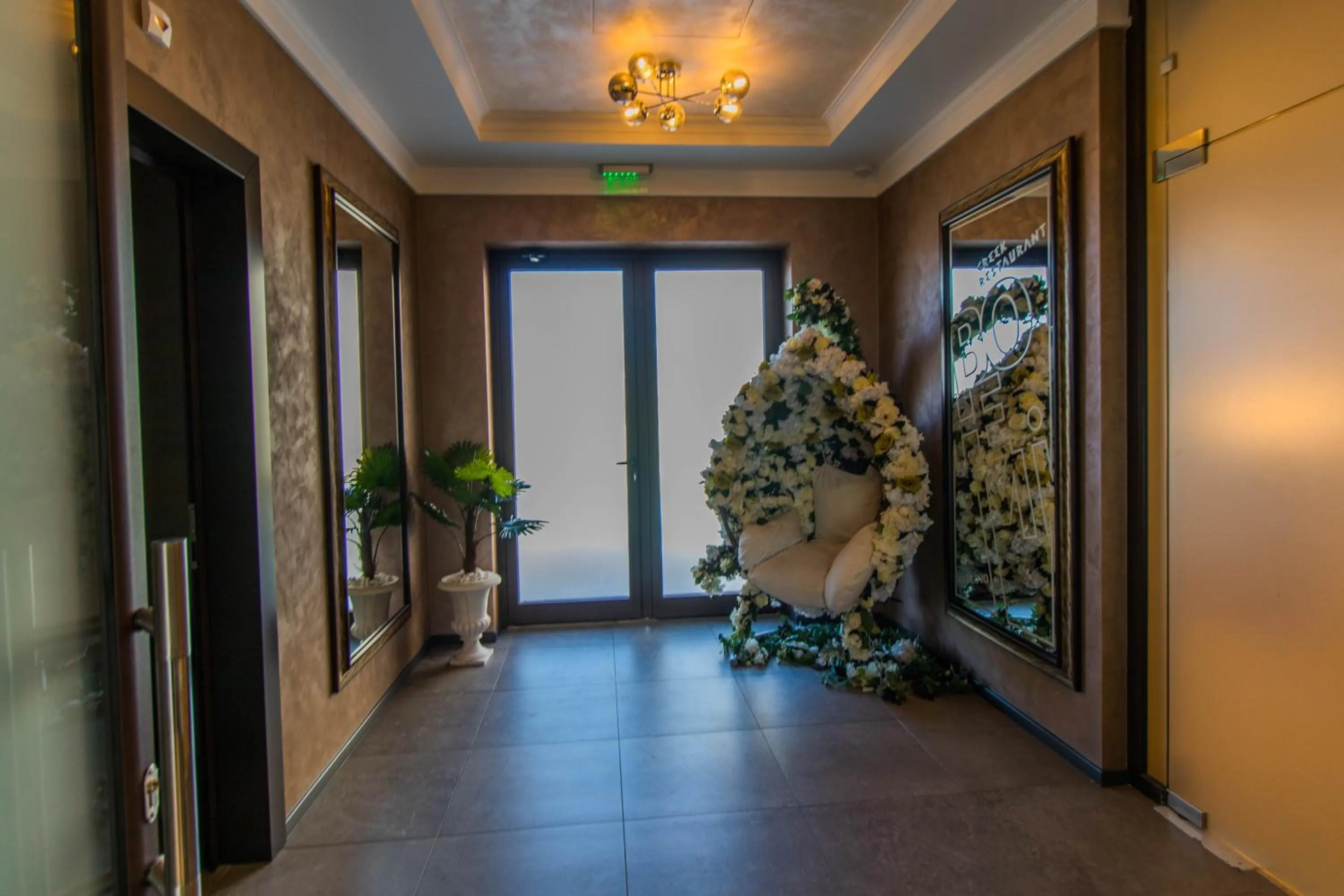 Restaurant/places to eat in Hotel Bohemi