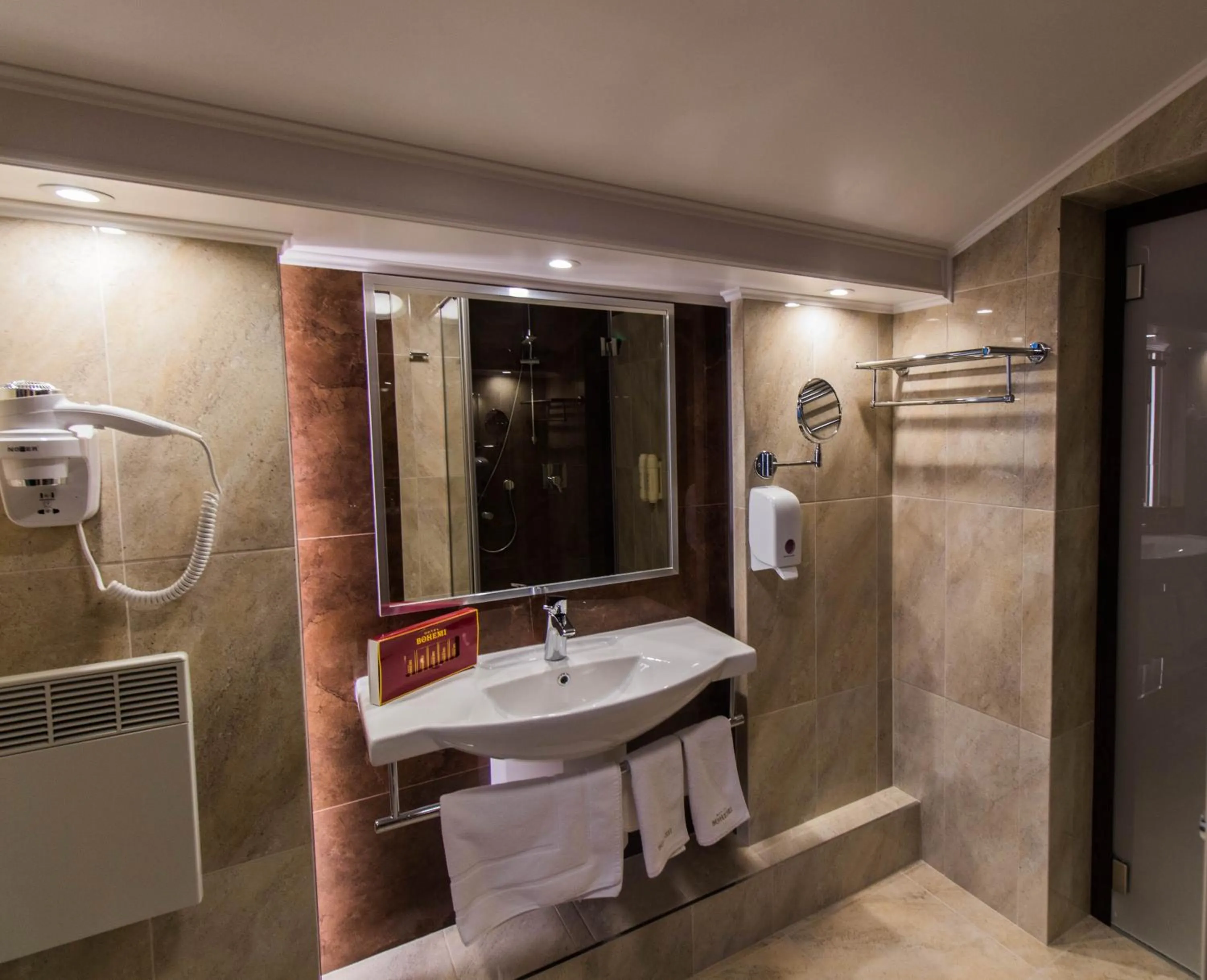 Shower in Hotel Bohemi
