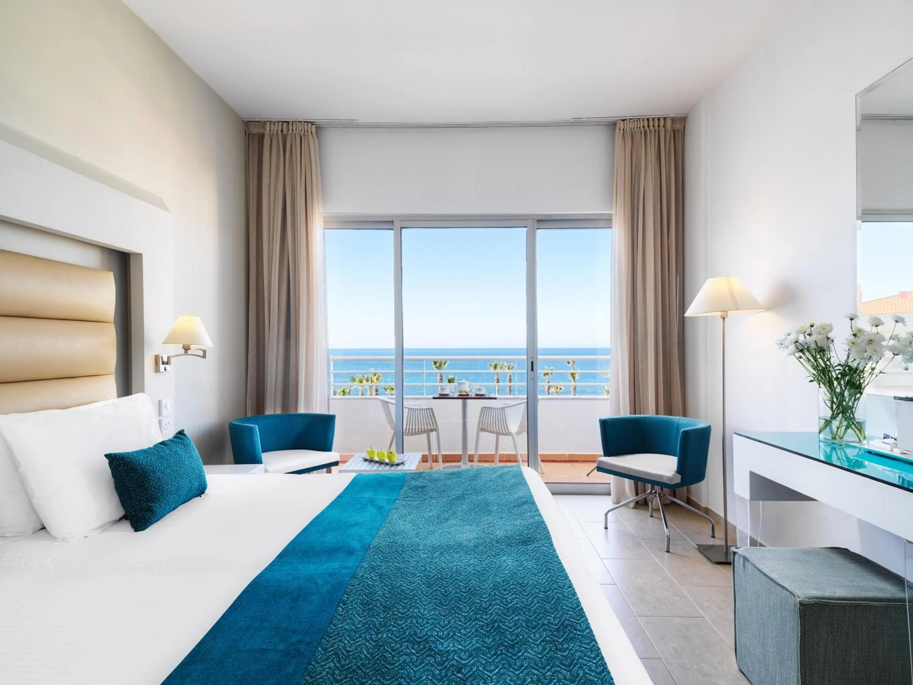 Bedroom, Bed in Leonardo Cypria Bay