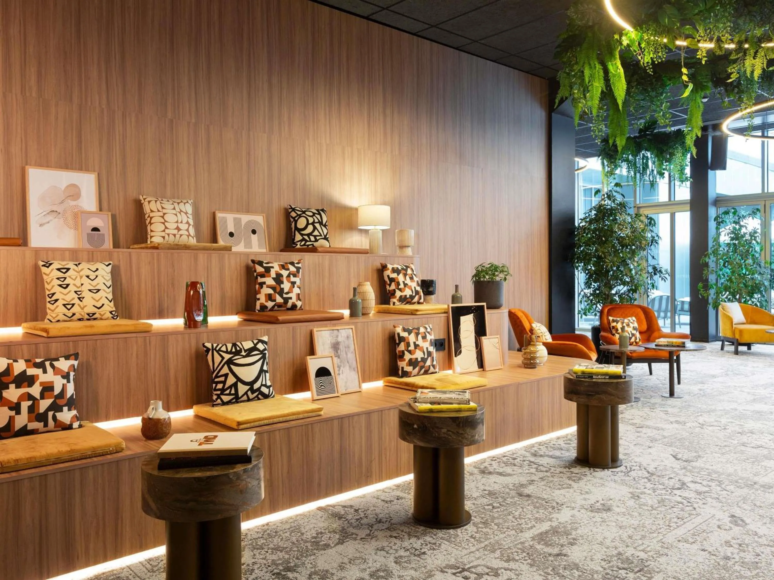 Other in Pullman Lyon