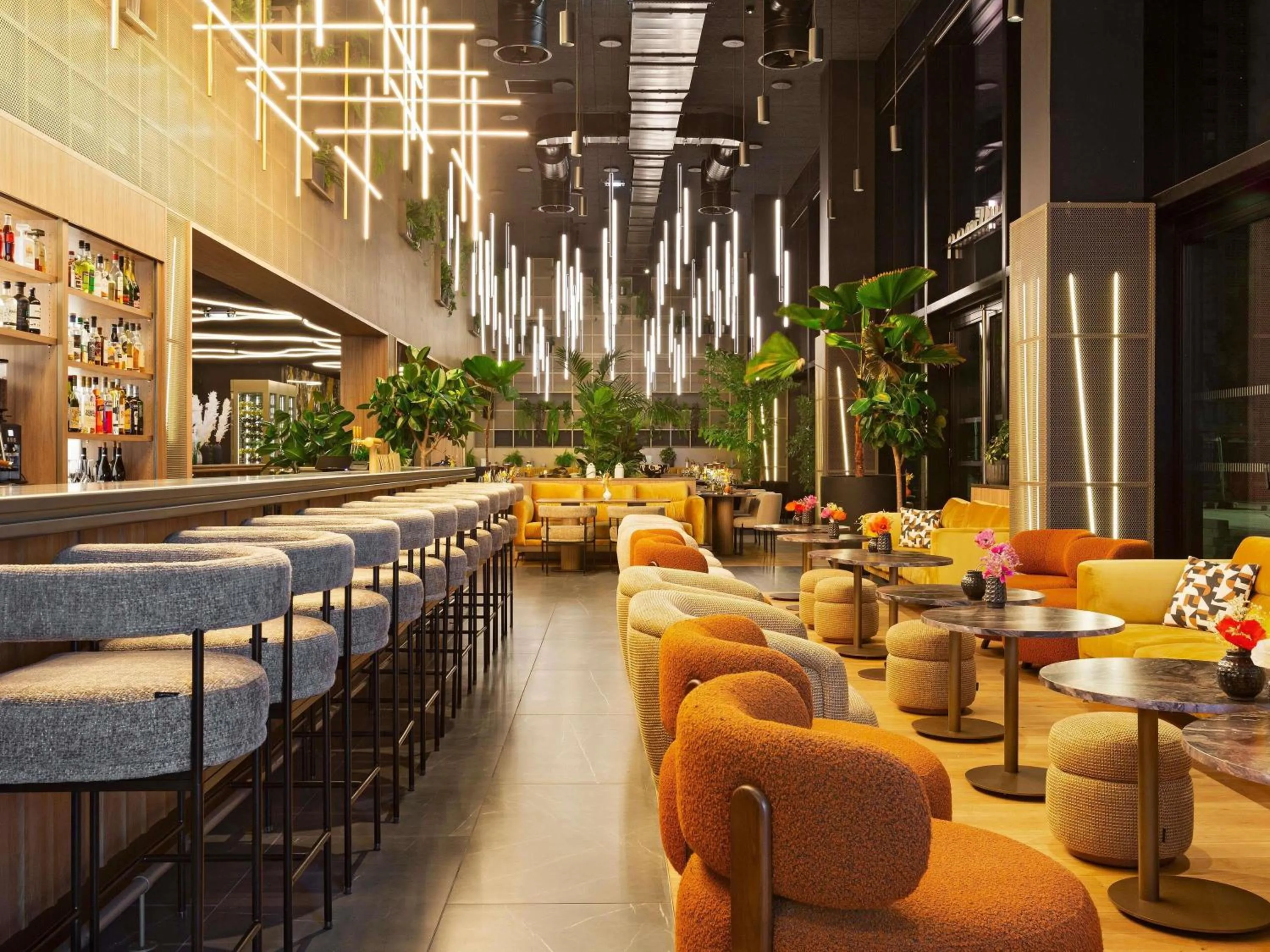 Lounge or bar in Pullman Lyon