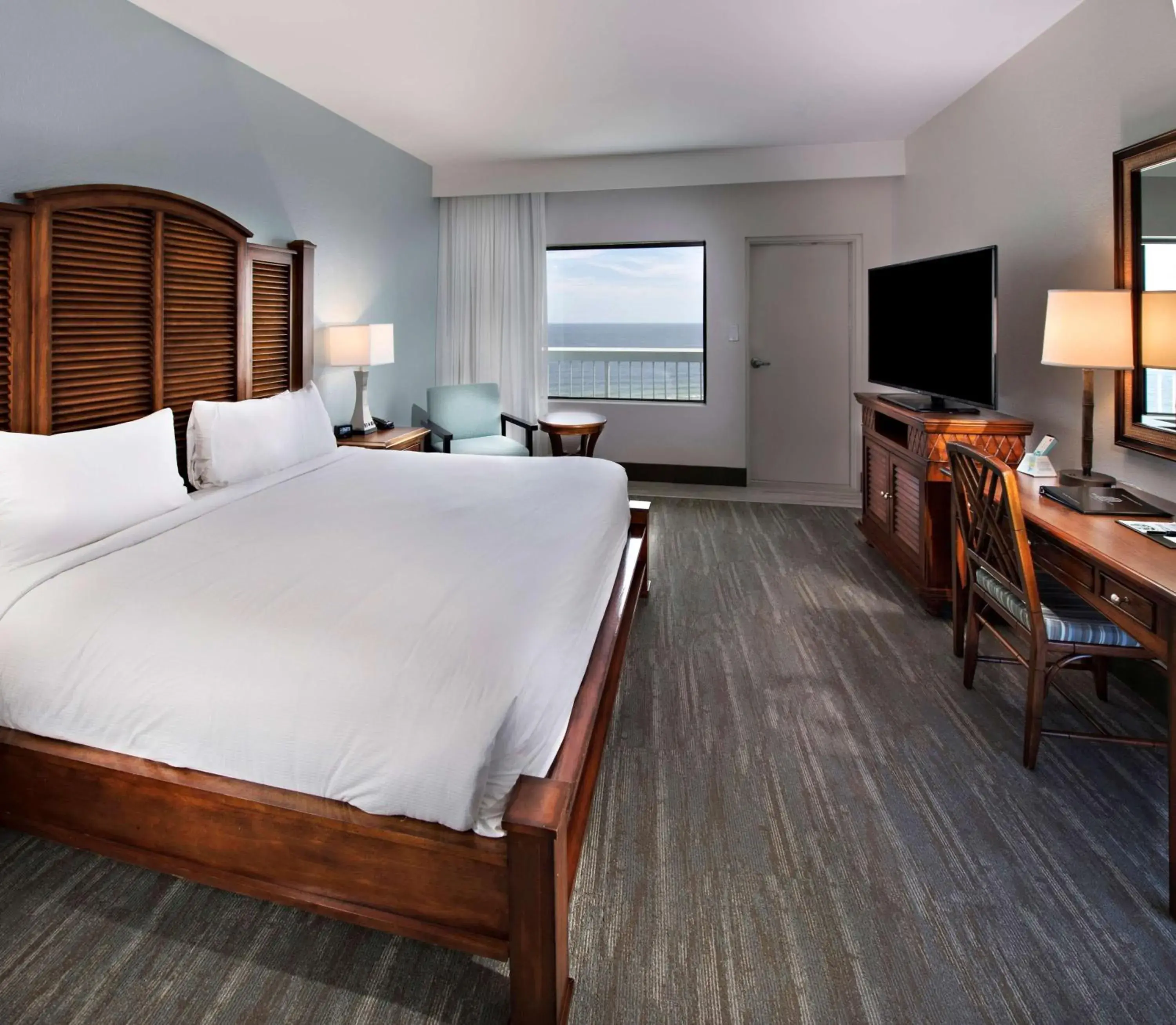 One-Bedroom King Suite in The Island House Hotel a Doubletree by Hilton One-Bedroom King Suite in The Island House Hotel a Doubletree by Hilton