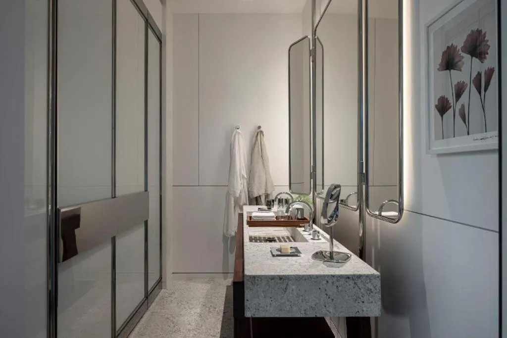 R48 Hotel and Garden