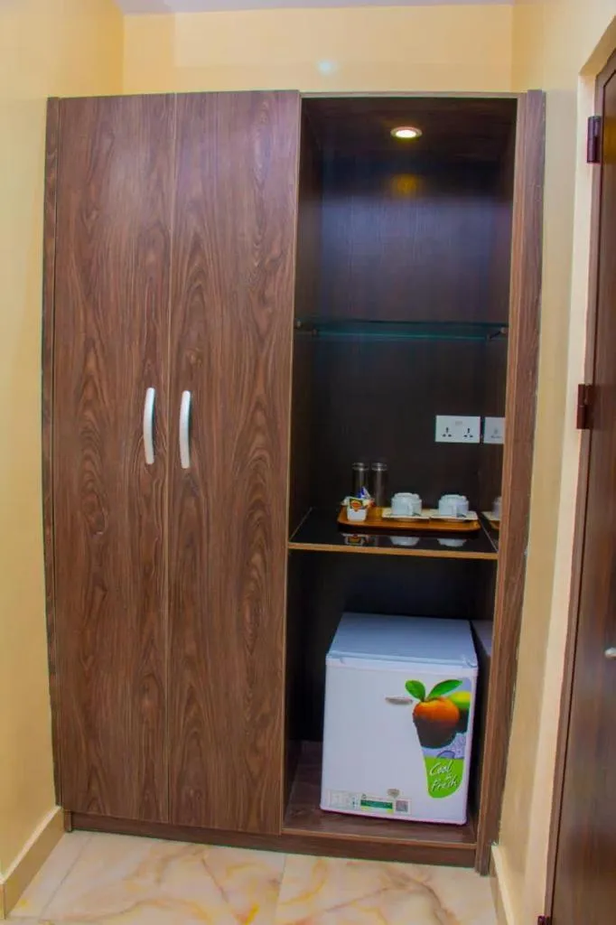 wardrobe in ERiTH APARTMENT & SUITES