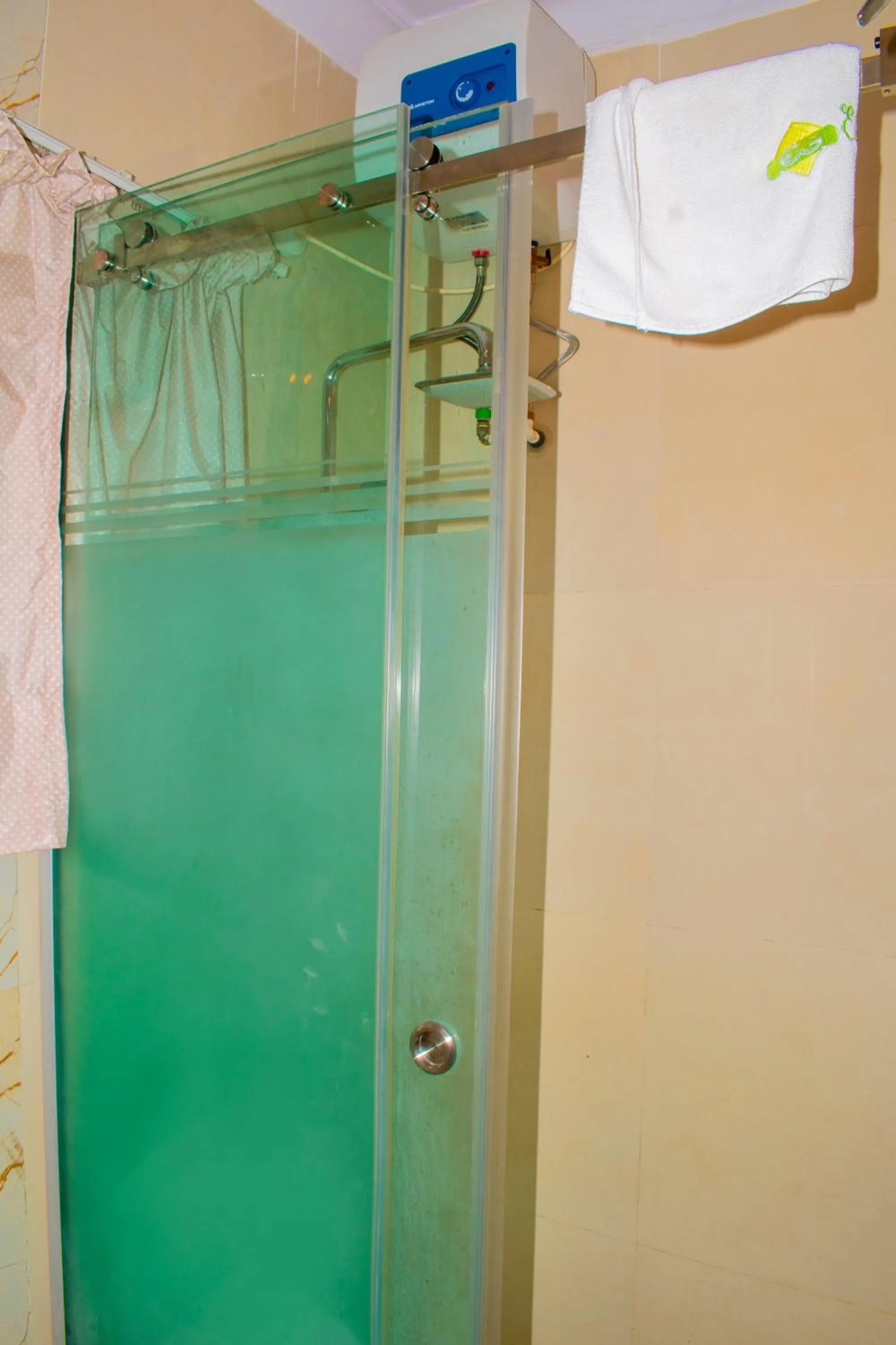 ERiTH APARTMENT & SUITES