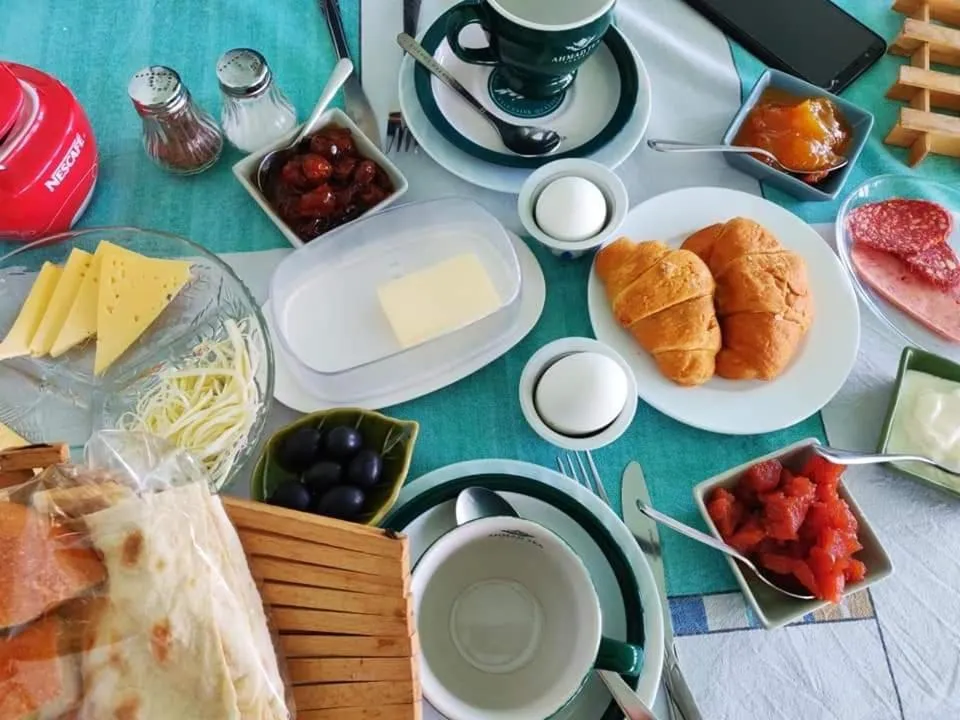 Food and drinks in Kesabella Touristic House