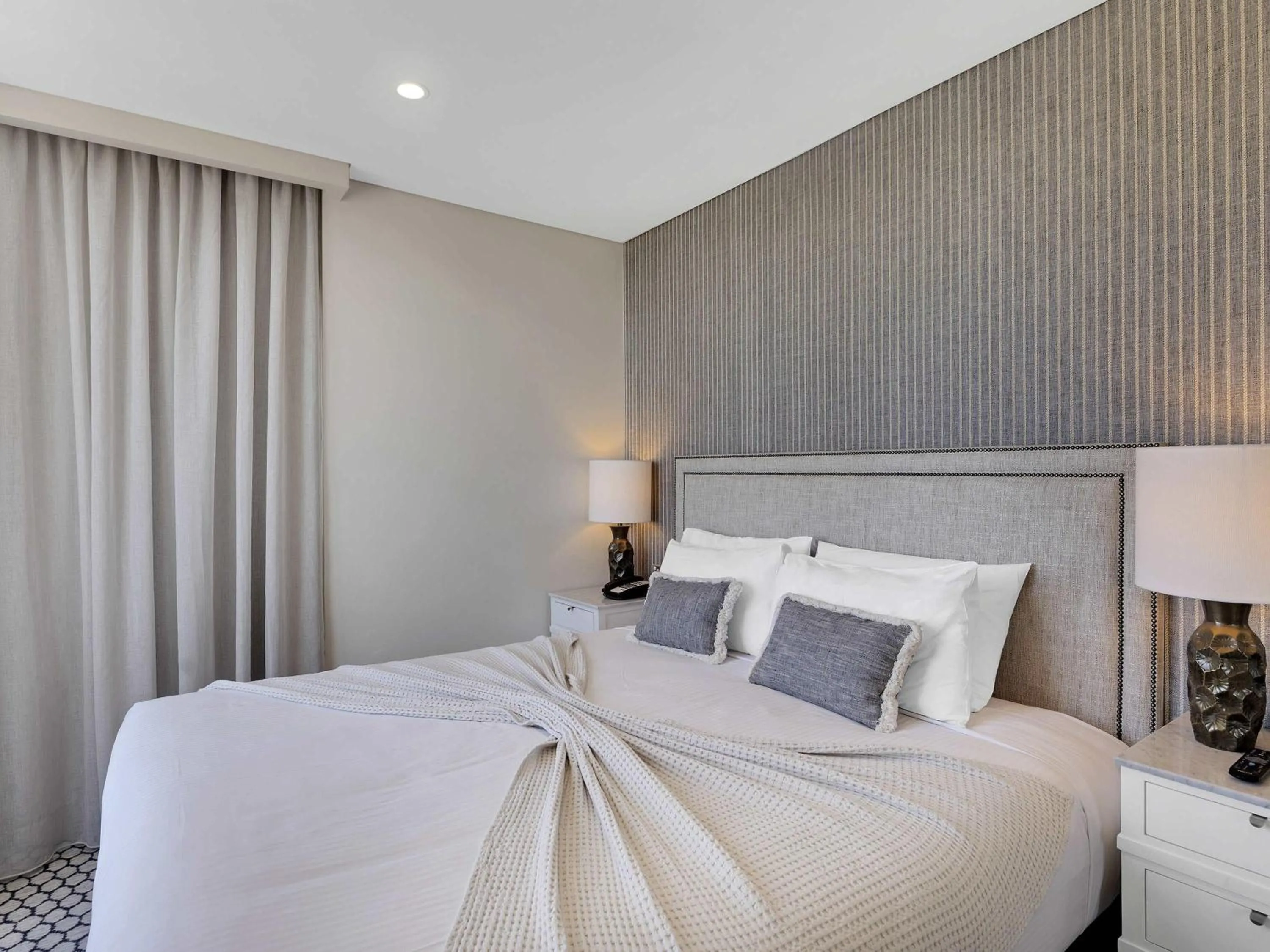 Bedroom, Bed in Peppers Manly Beach