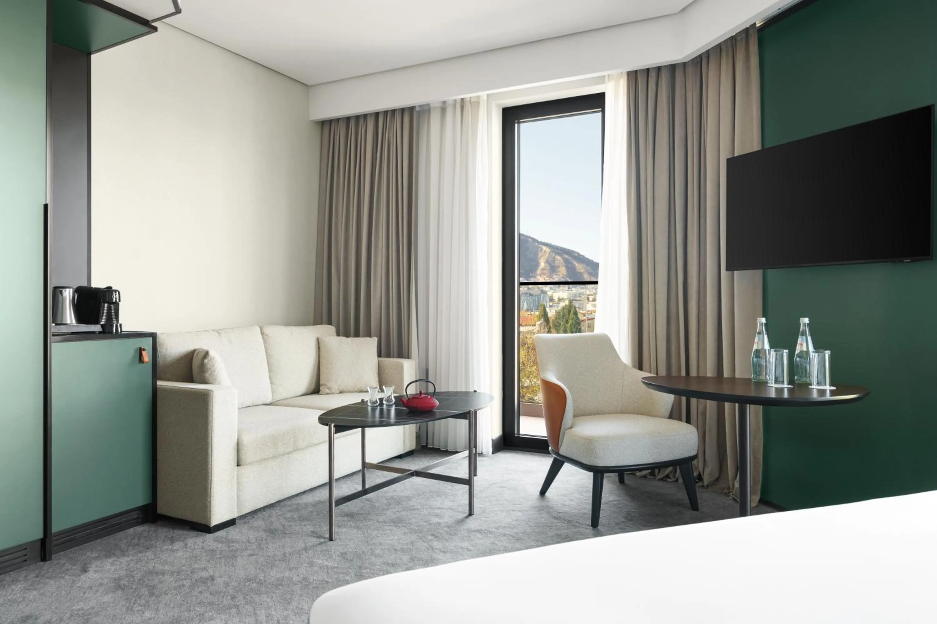 Coffee/tea facilities, Bed in Novotel Tbilisi Center