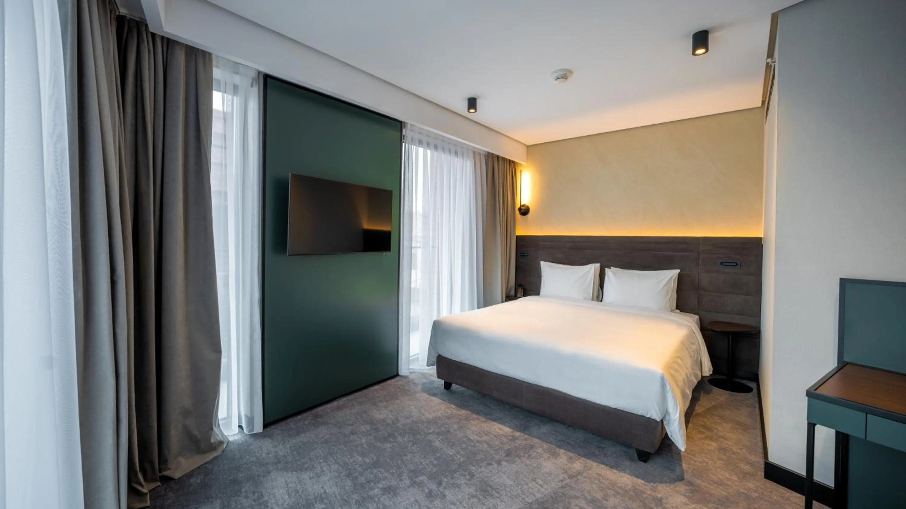 Bed in Novotel Tbilisi Center