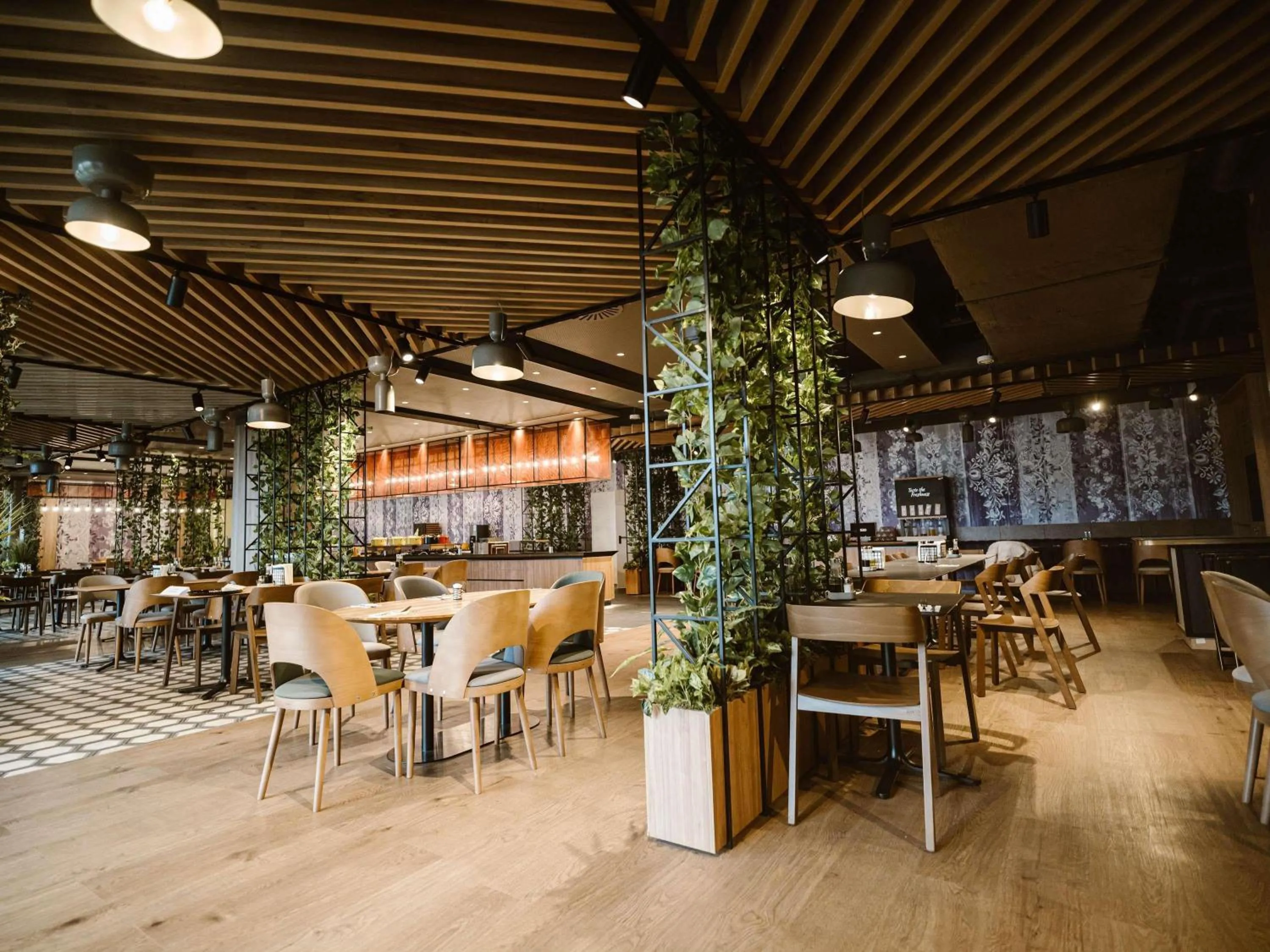 Restaurant/places to eat in Mercure Sibiu Arsenal