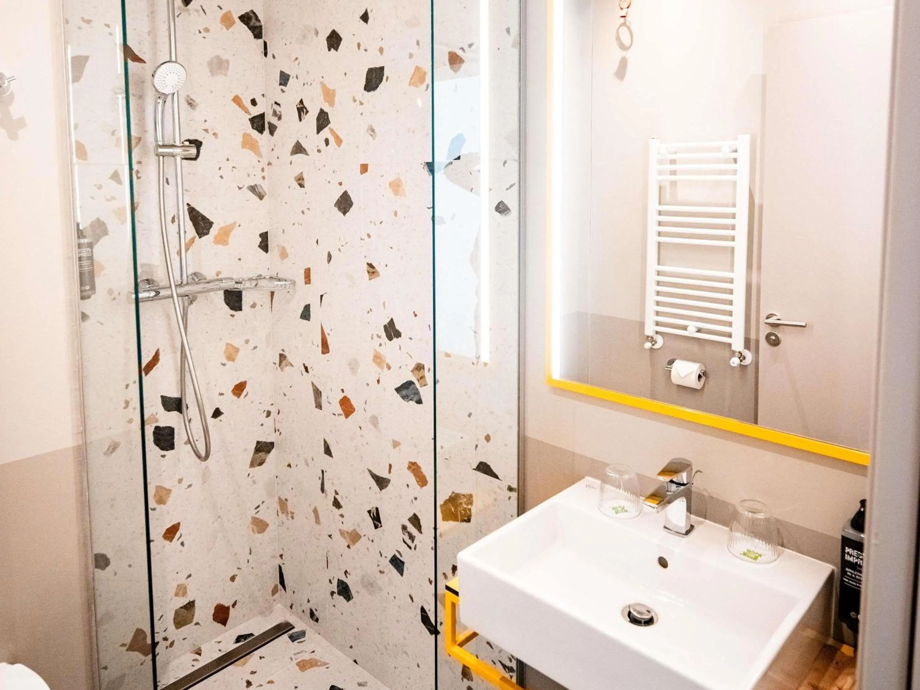 Bedroom in Ibis Styles Sibiu Arsenal